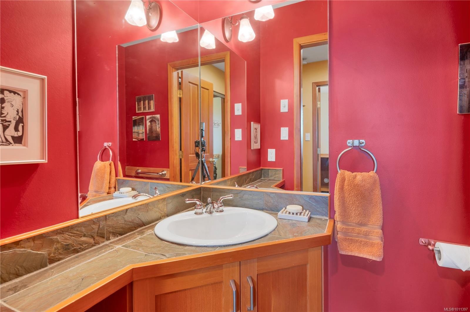 









1418


Schooner

Rd,
Quadra Island,




BC
V0P 1H0

