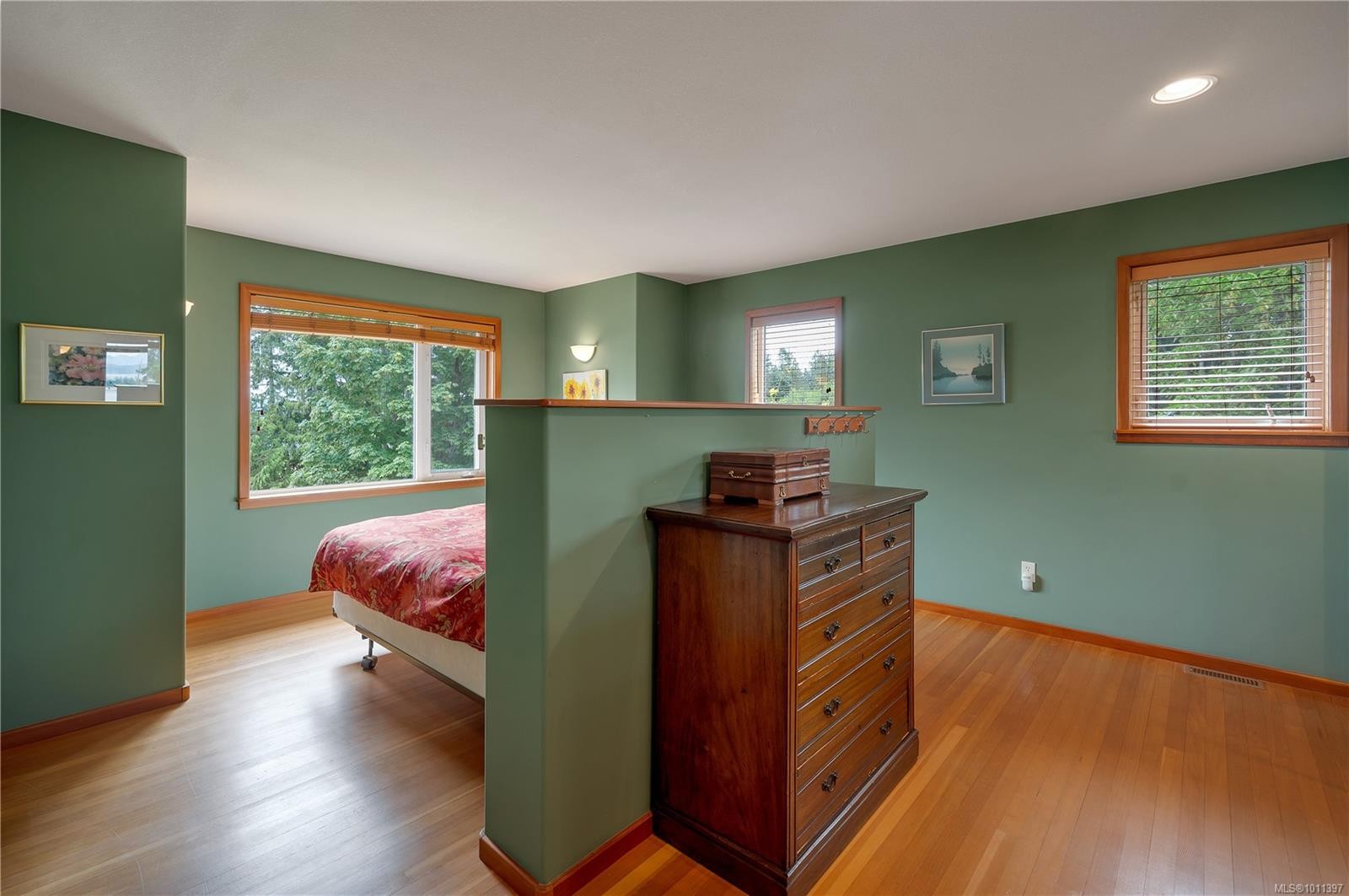









1418


Schooner

Rd,
Quadra Island,




BC
V0P 1H0

