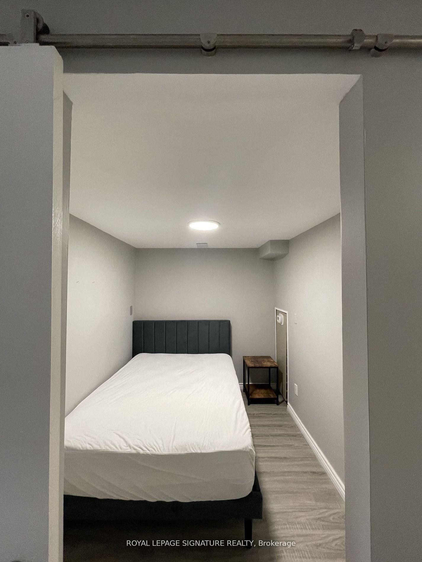 









456


College

Street, 308,
Toronto,




ON
M6G 4A3

