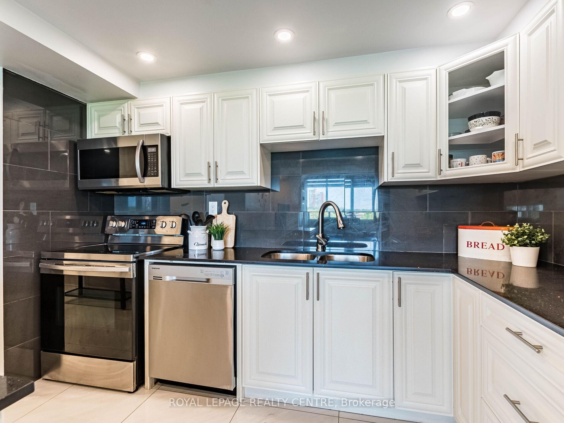 









1320


Mississauga Valley

Boulevard, 709,
Mississauga,




ON
L5A 3R6

