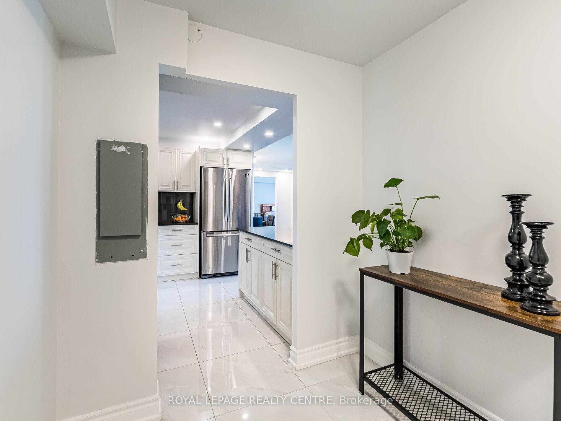 









1320


Mississauga Valley

Boulevard, 709,
Mississauga,




ON
L5A 3R6


