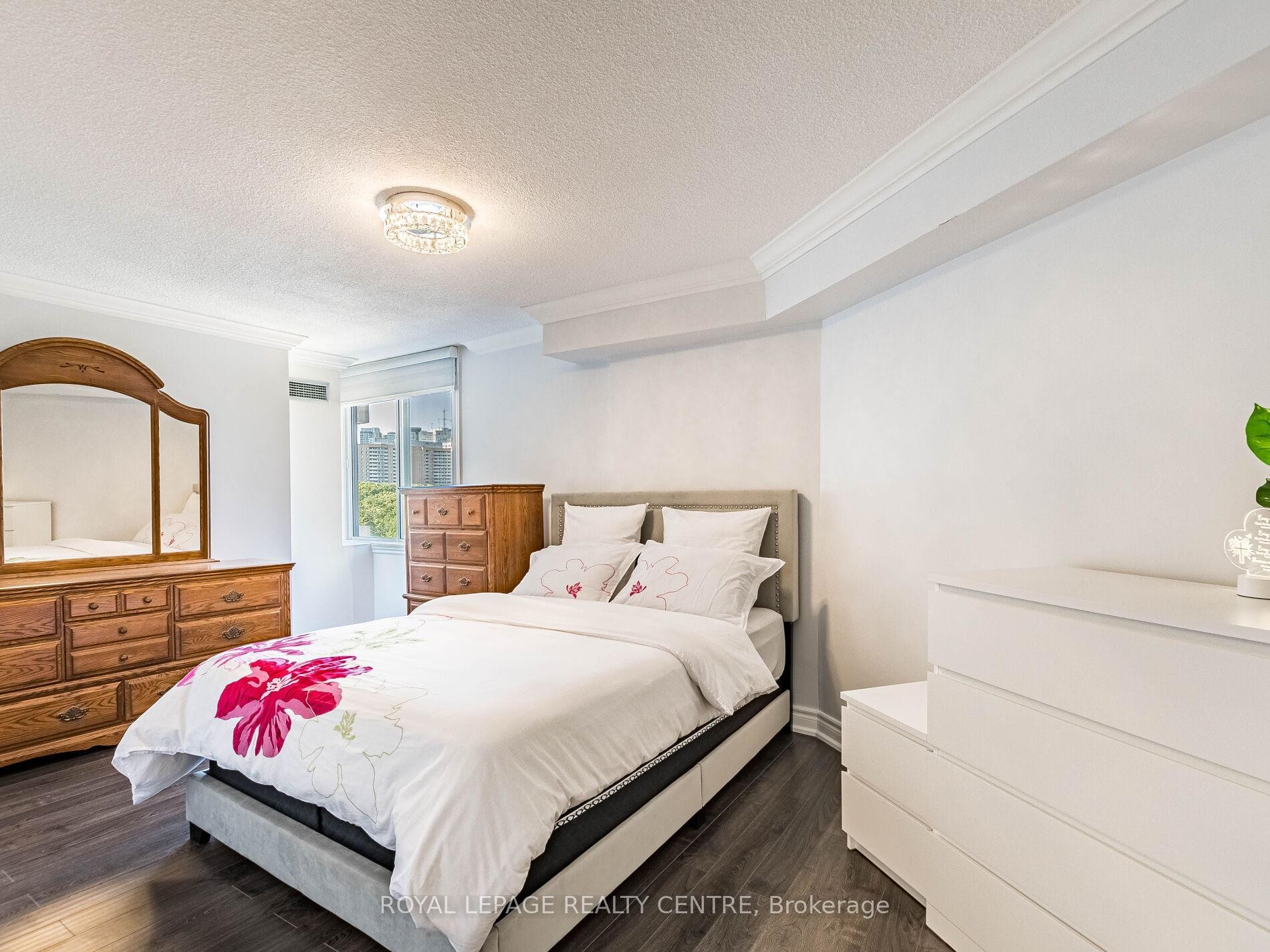 









1320


Mississauga Valley

Boulevard, 709,
Mississauga,




ON
L5A 3R6

