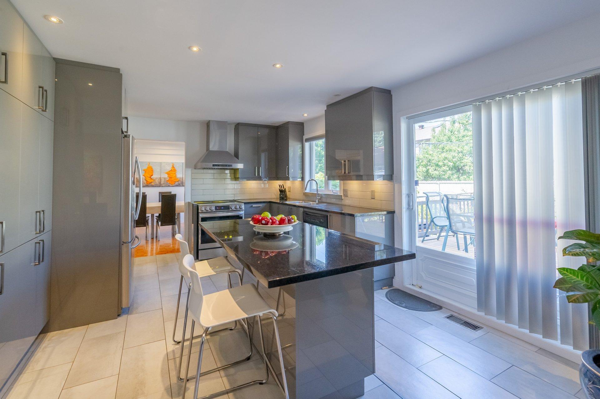 









1620


Crois. Rousseau

,
Brossard,




QC
J4X1S7

