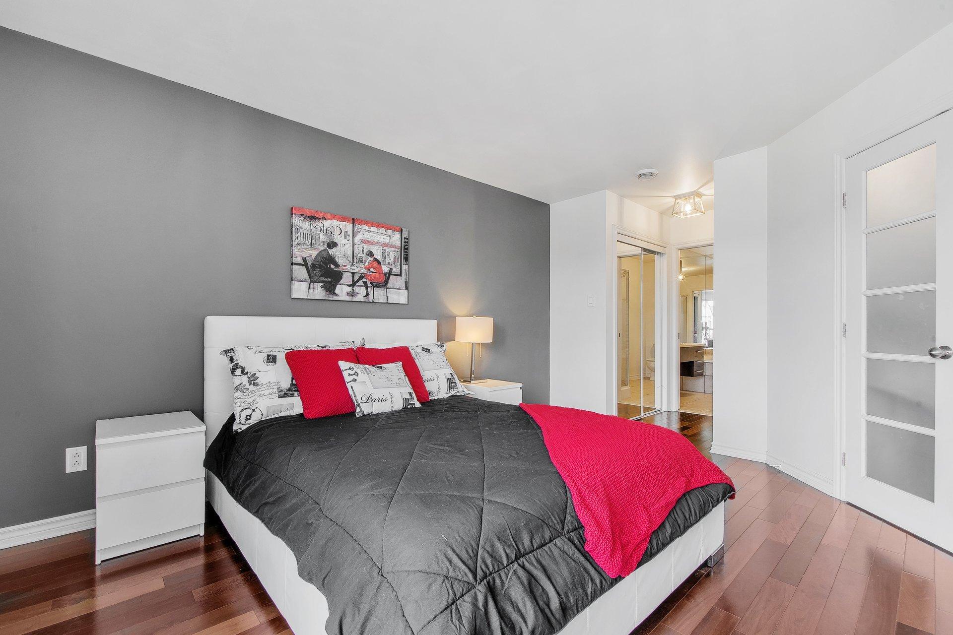 









691


Mtée des Pionniers

, 401,
Terrebonne (Lachenaie),




QC
J6V1T7

