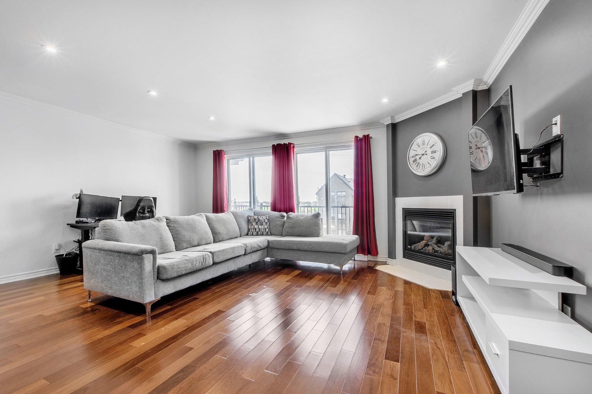 









691


Mtée des Pionniers

, 401,
Terrebonne (Lachenaie),




QC
J6V1T7

