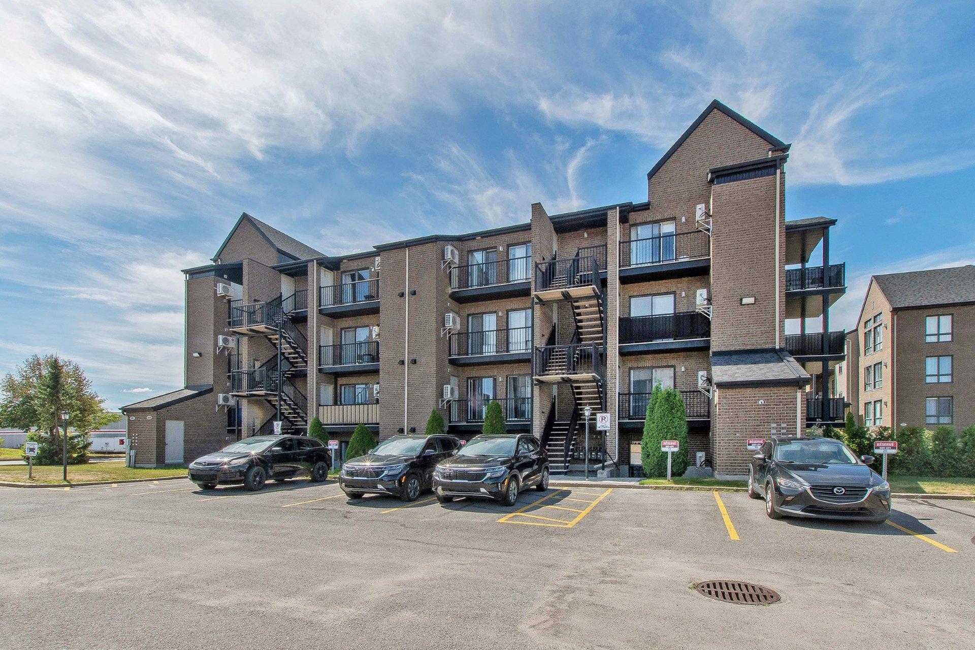 









691


Mtée des Pionniers

, 401,
Terrebonne (Lachenaie),




QC
J6V1T7

