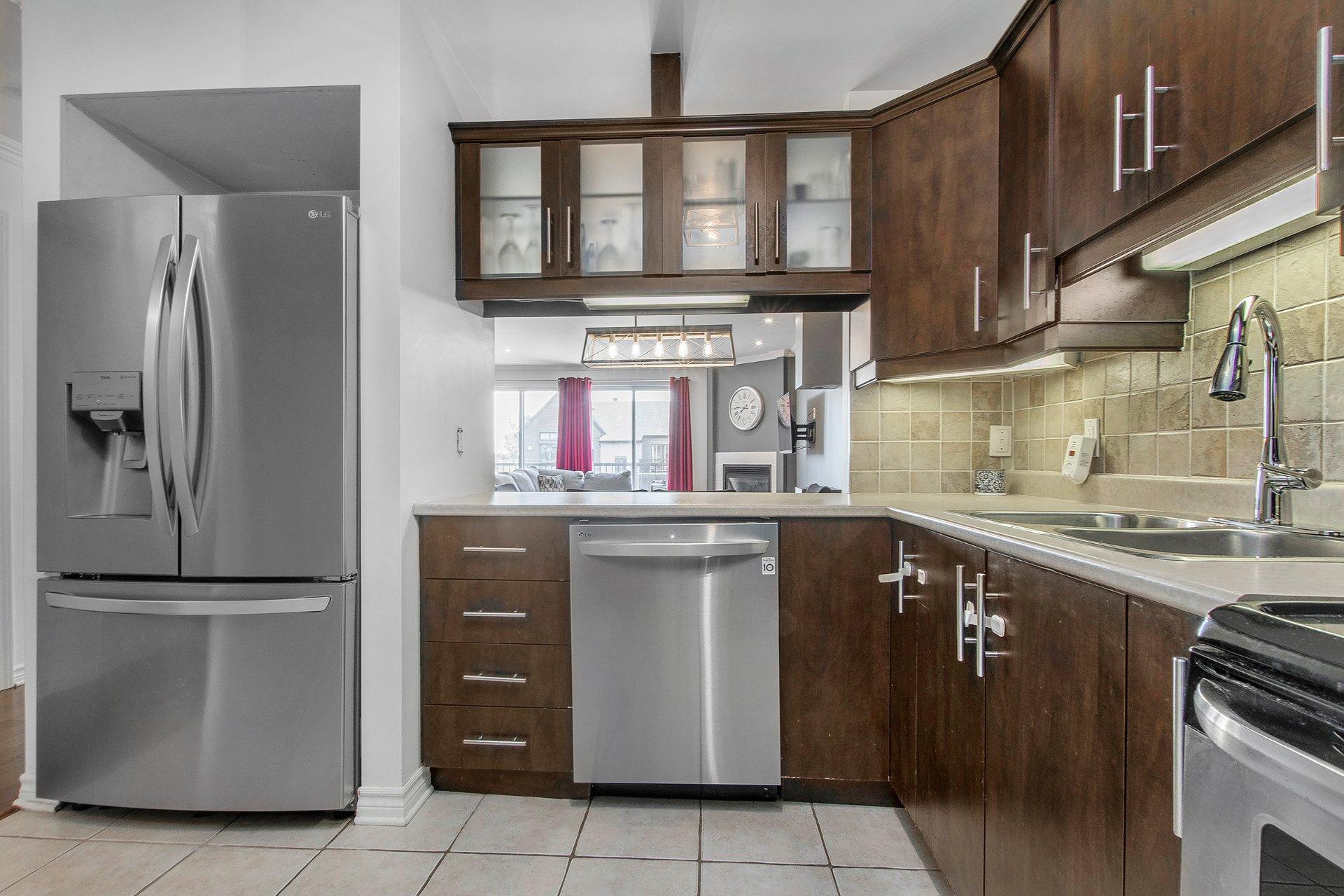 









691


Mtée des Pionniers

, 401,
Terrebonne (Lachenaie),




QC
J6V1T7

