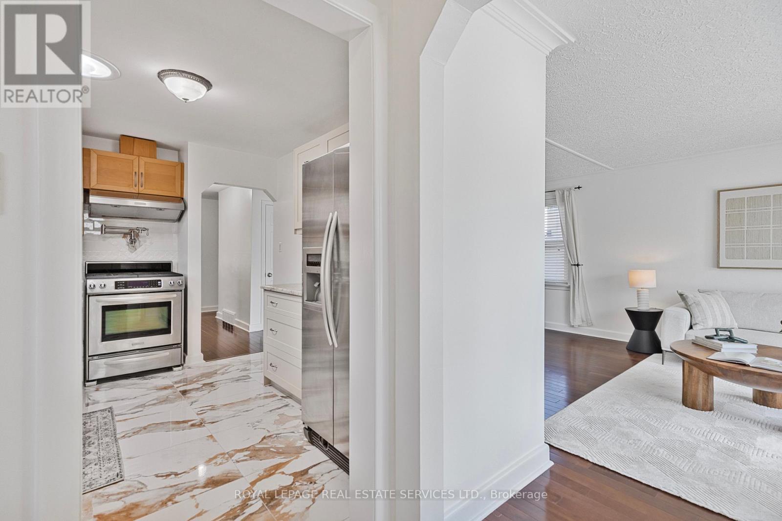 












2143 MOUNTAINSIDE DRIVE

,
Burlington,




Ontario
L7P1B3

