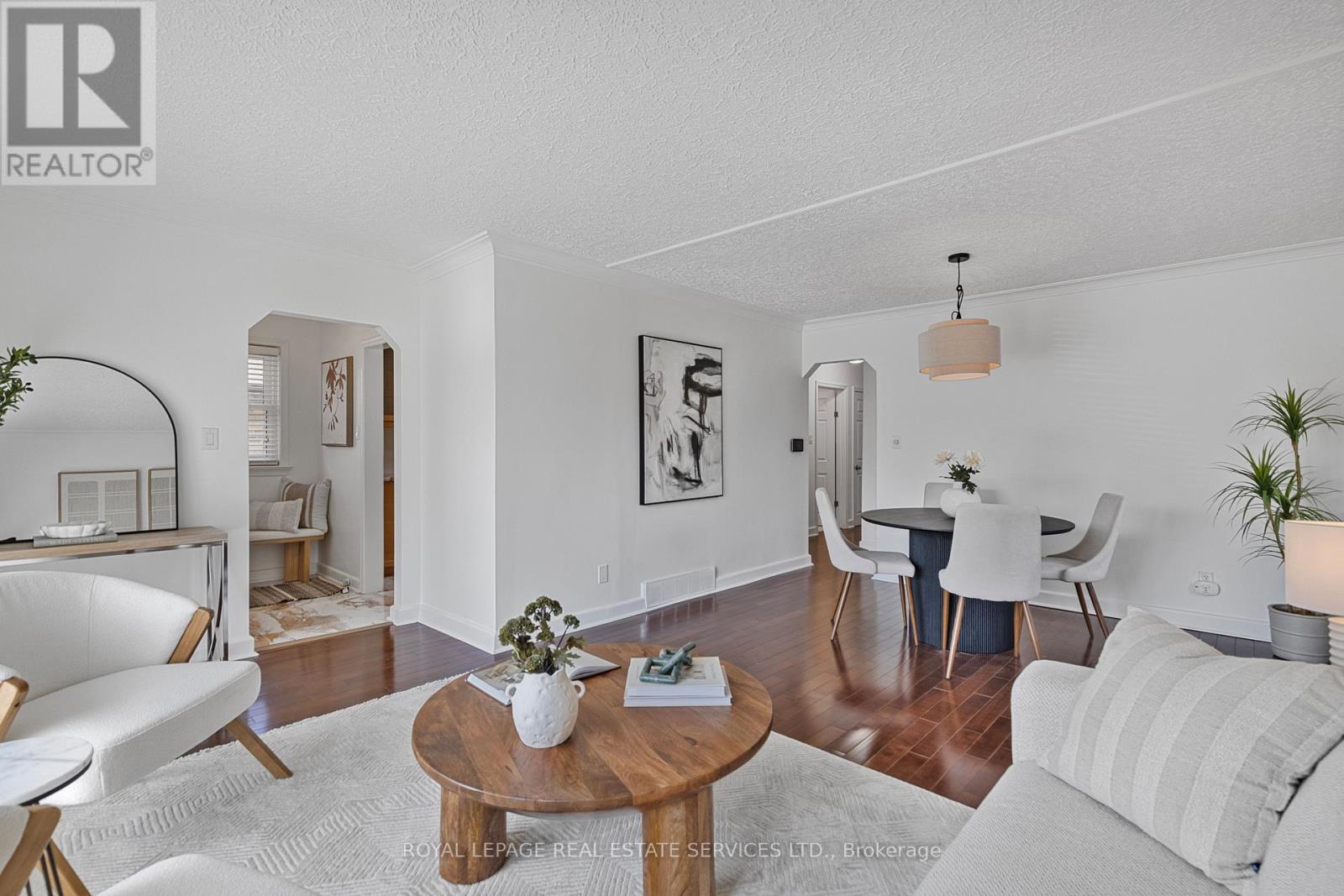 












2143 MOUNTAINSIDE DRIVE

,
Burlington,




Ontario
L7P1B3

