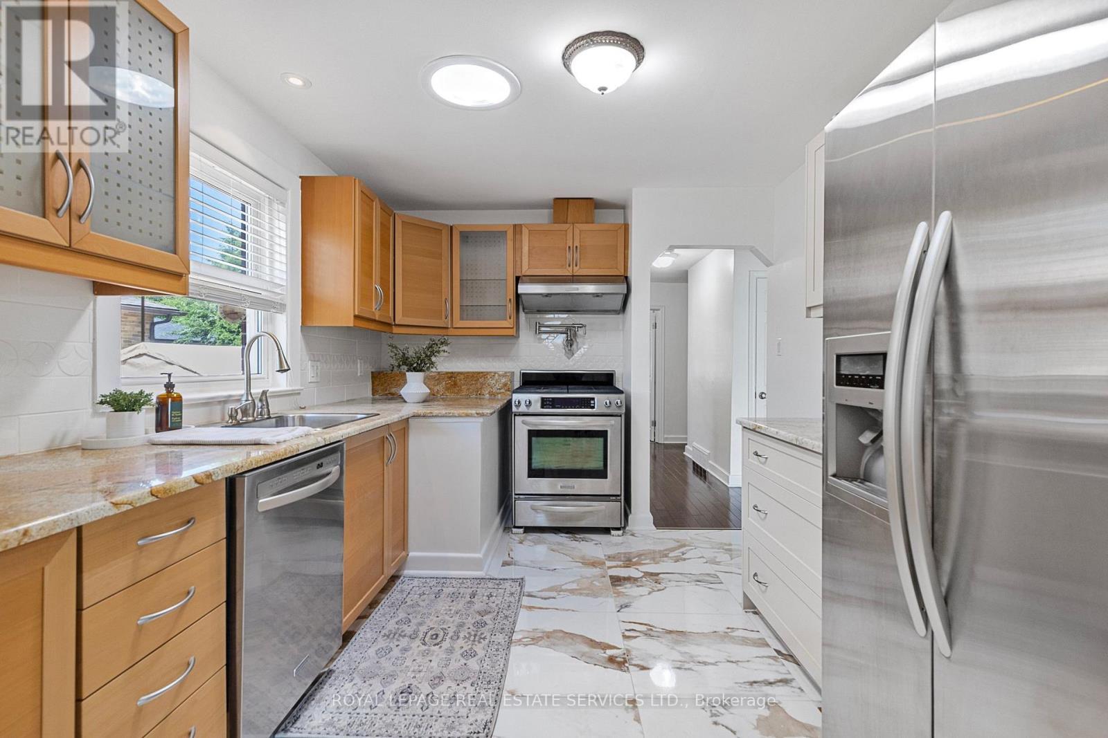 












2143 MOUNTAINSIDE DRIVE

,
Burlington,




Ontario
L7P1B3

