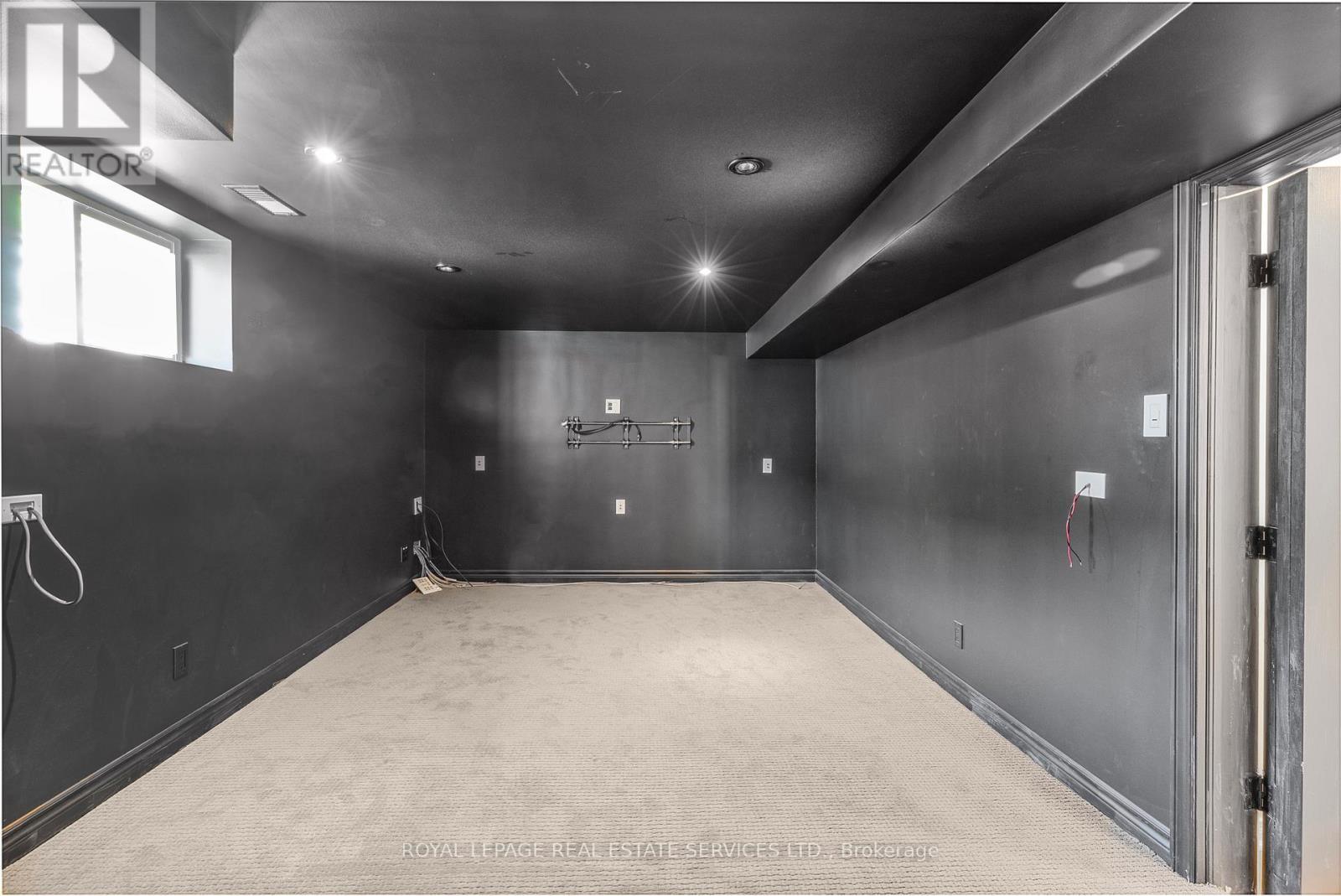 












2143 MOUNTAINSIDE DRIVE

,
Burlington,




Ontario
L7P1B3

