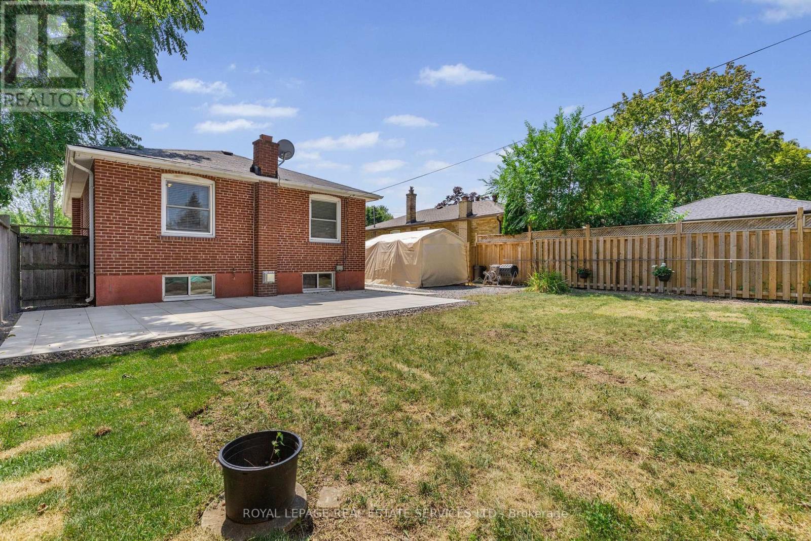 












2143 MOUNTAINSIDE DRIVE

,
Burlington,




Ontario
L7P1B3

