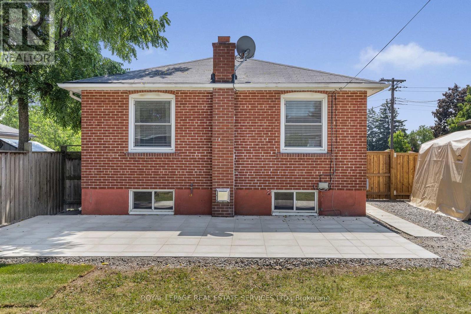 












2143 MOUNTAINSIDE DRIVE

,
Burlington,




Ontario
L7P1B3

