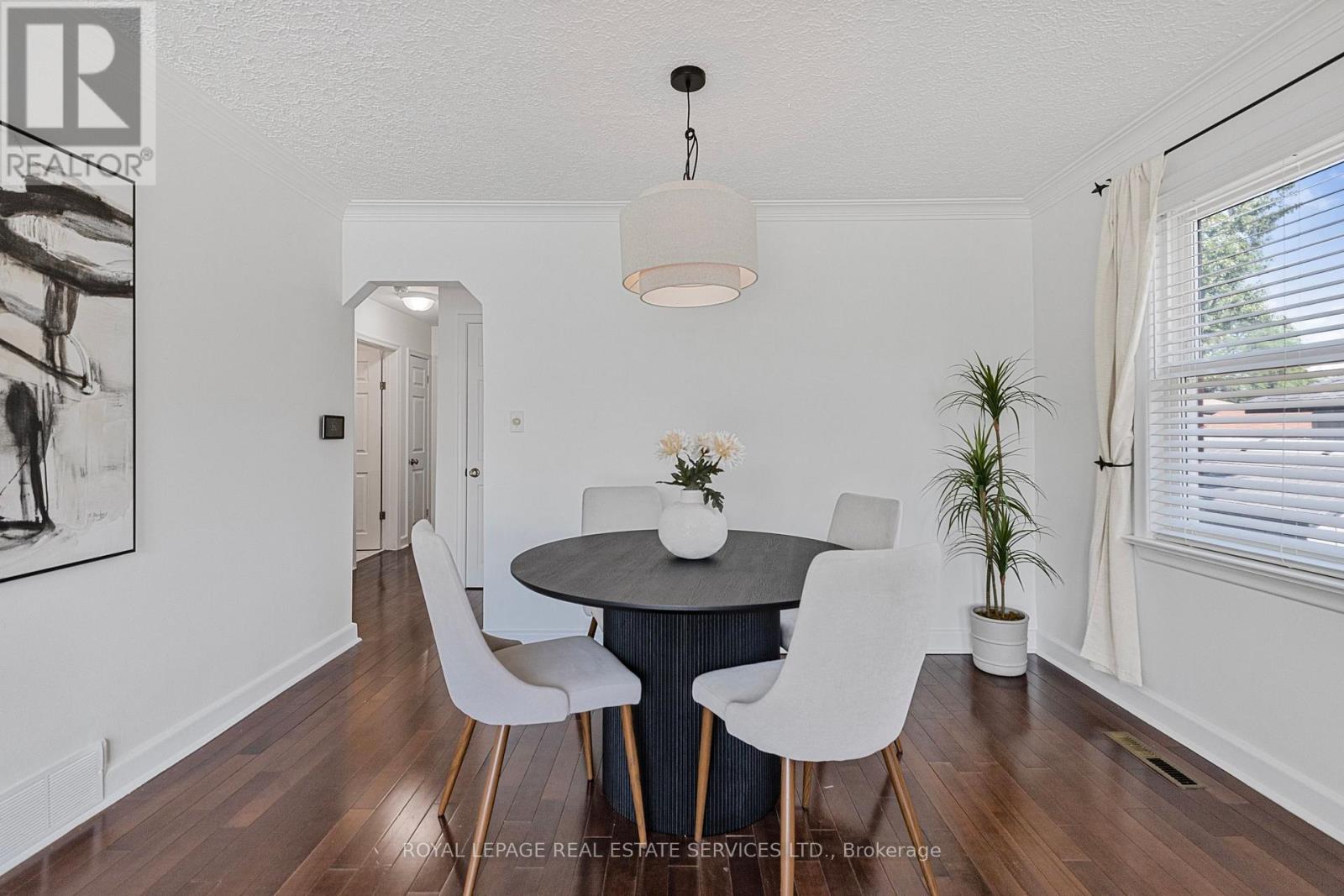 












2143 MOUNTAINSIDE DRIVE

,
Burlington,




Ontario
L7P1B3

