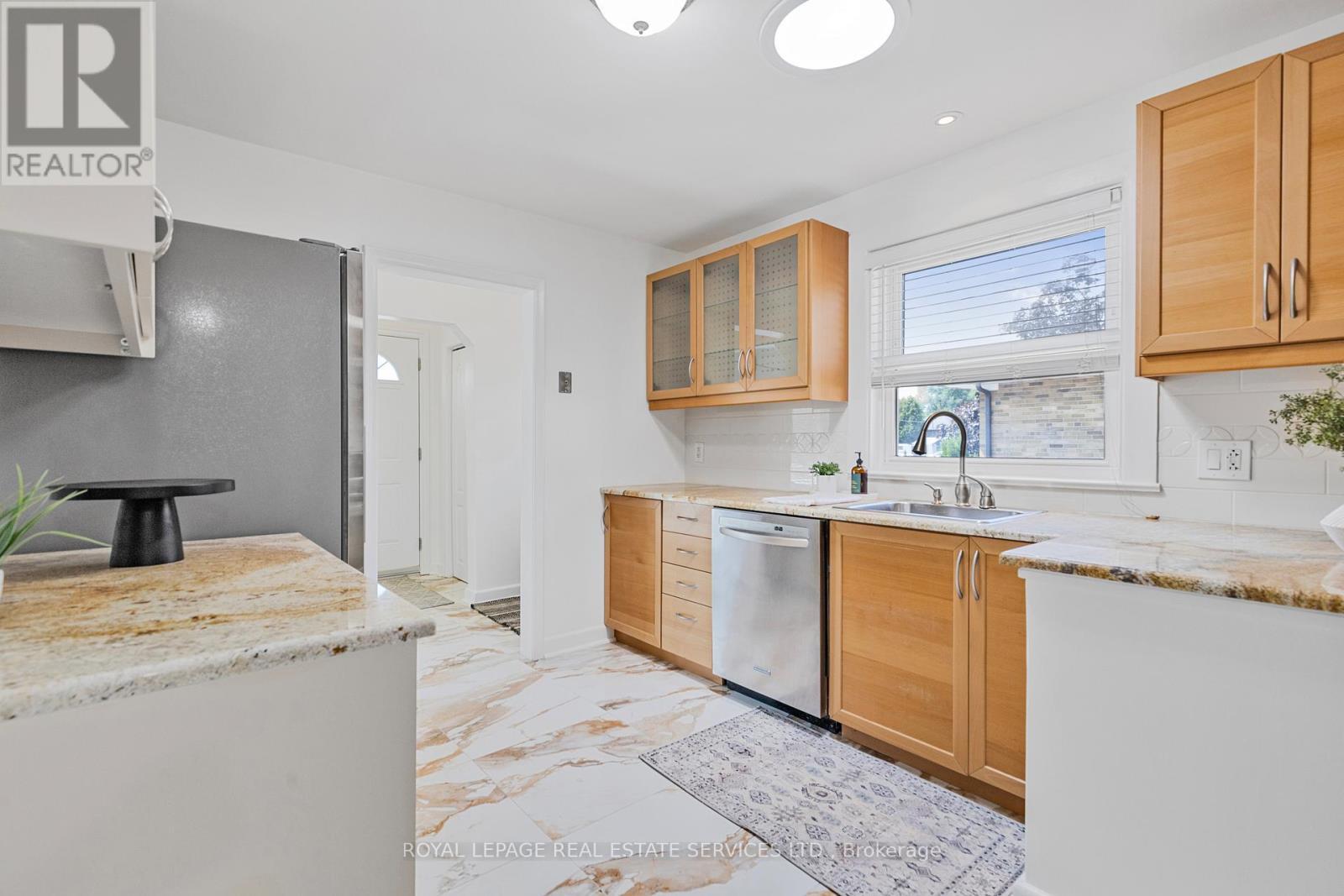 












2143 MOUNTAINSIDE DRIVE

,
Burlington,




Ontario
L7P1B3

