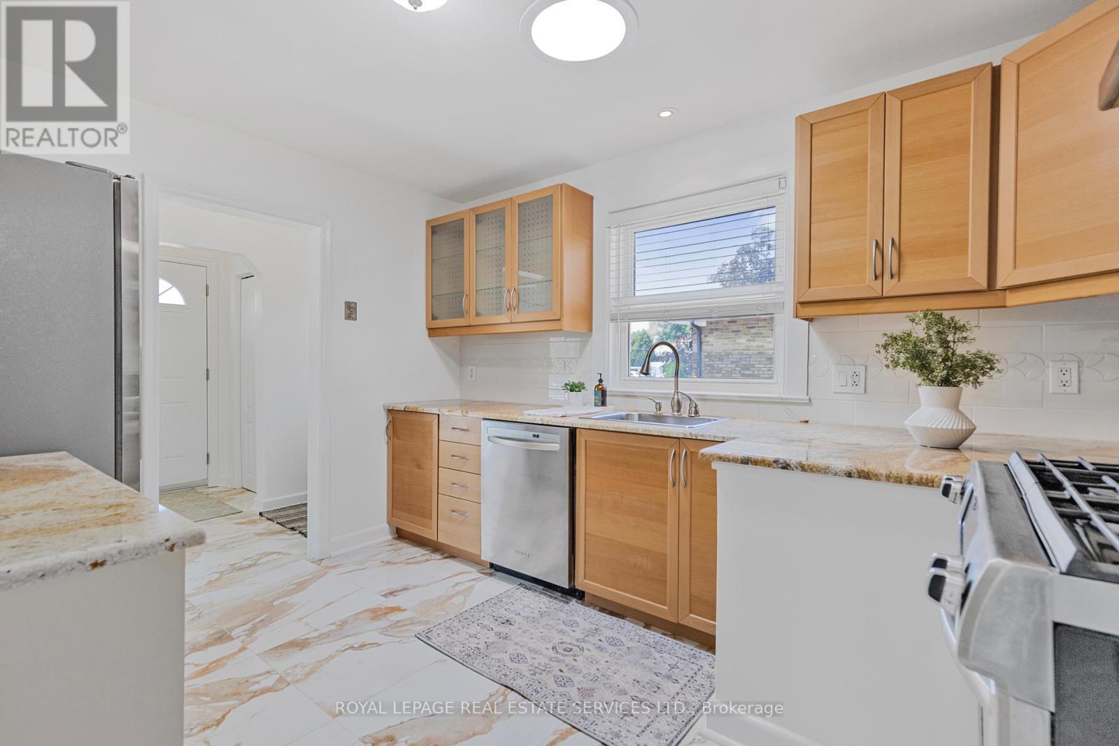 












2143 MOUNTAINSIDE DRIVE

,
Burlington,




Ontario
L7P1B3

