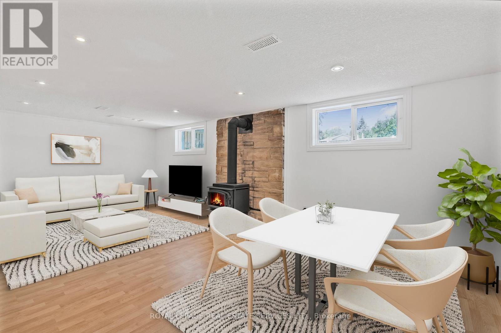 












2143 MOUNTAINSIDE DRIVE

,
Burlington,




Ontario
L7P1B3

