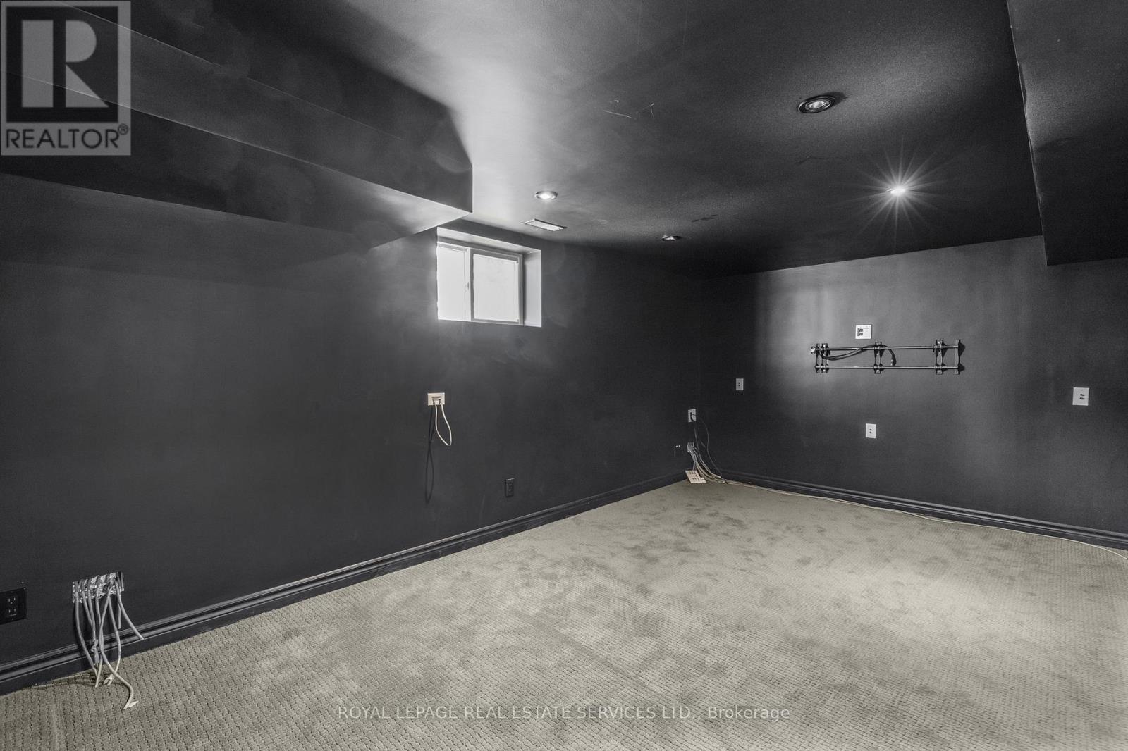 












2143 MOUNTAINSIDE DRIVE

,
Burlington,




Ontario
L7P1B3

