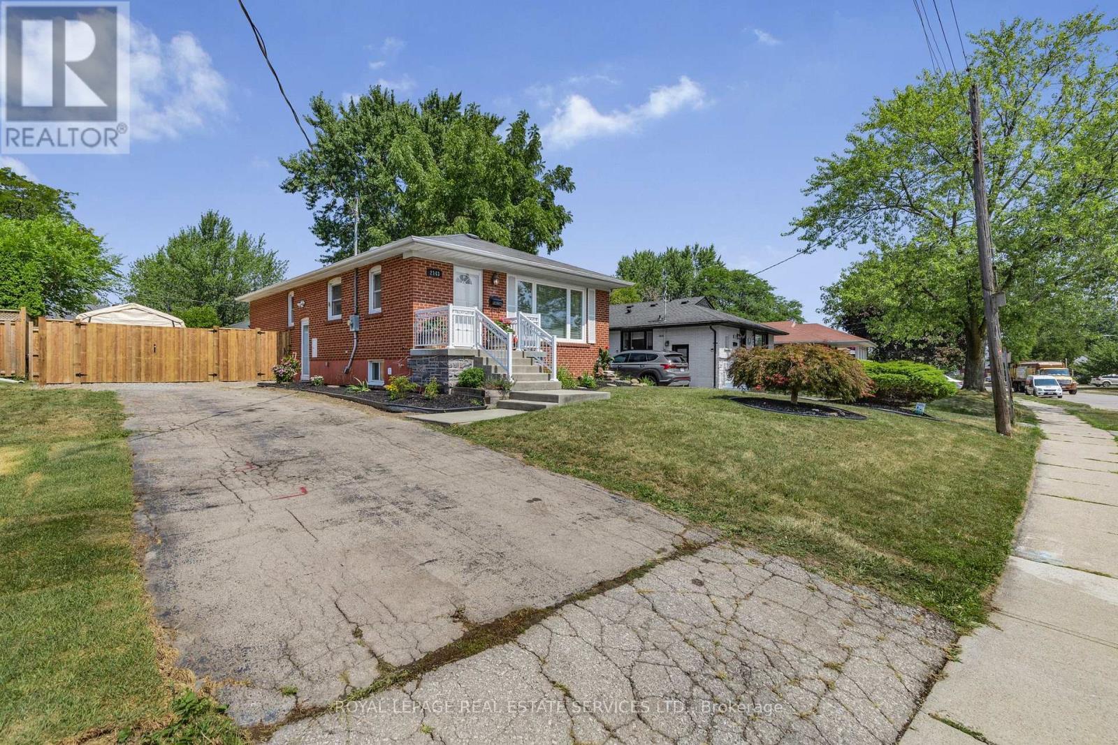 












2143 MOUNTAINSIDE DRIVE

,
Burlington,




Ontario
L7P1B3

