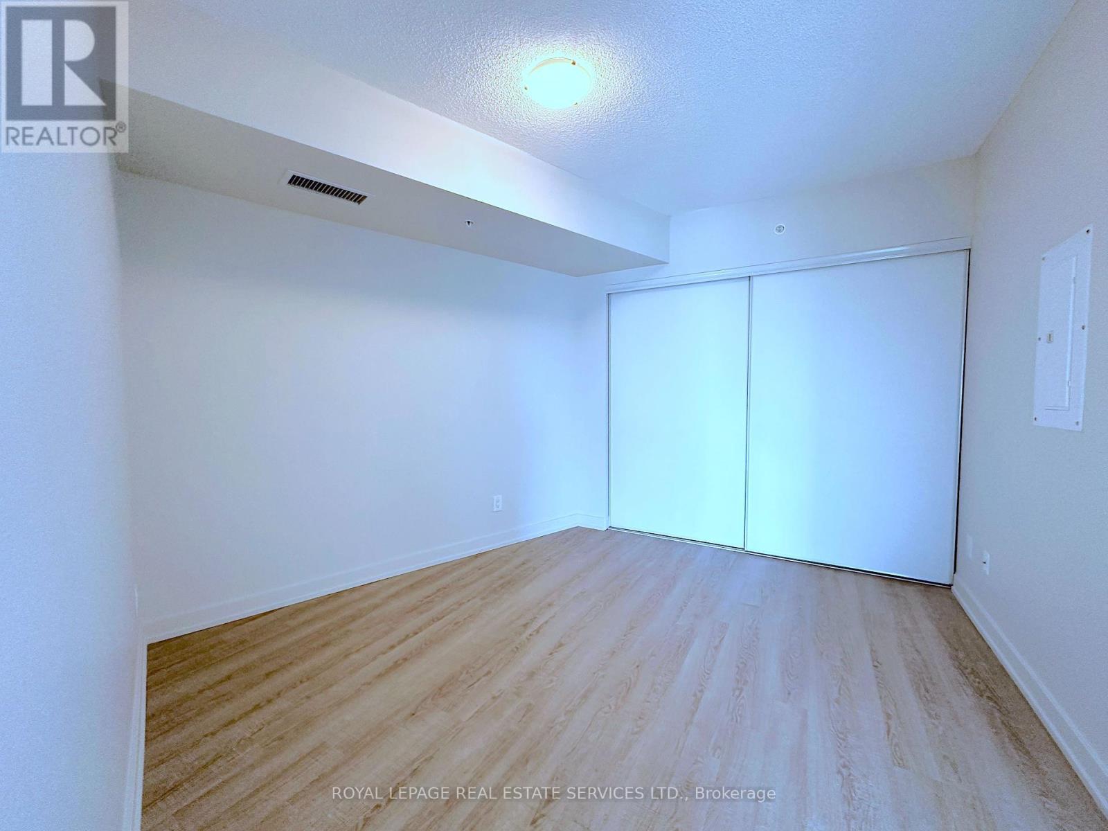












510 - 763 WOODBINE AVENUE

,
Toronto,




Ontario
M4E2J4

