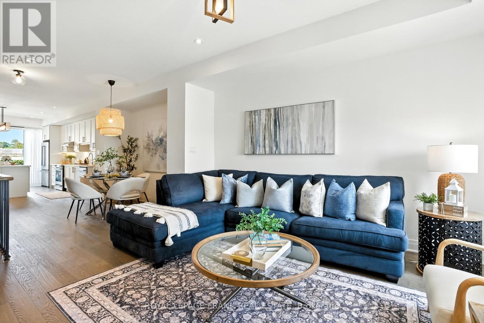 












17 - 647 PORT DARLINGTON ROAD

,
Clarington (Bowmanville),




Ontario
L1C7G2

