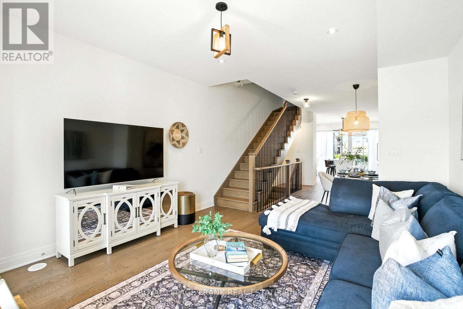 












17 - 647 PORT DARLINGTON ROAD

,
Clarington (Bowmanville),




Ontario
L1C7G2

