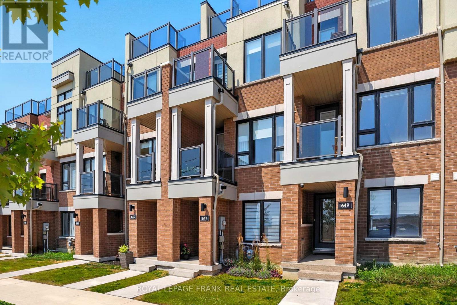 












17 - 647 PORT DARLINGTON ROAD

,
Clarington (Bowmanville),




Ontario
L1C7G2

