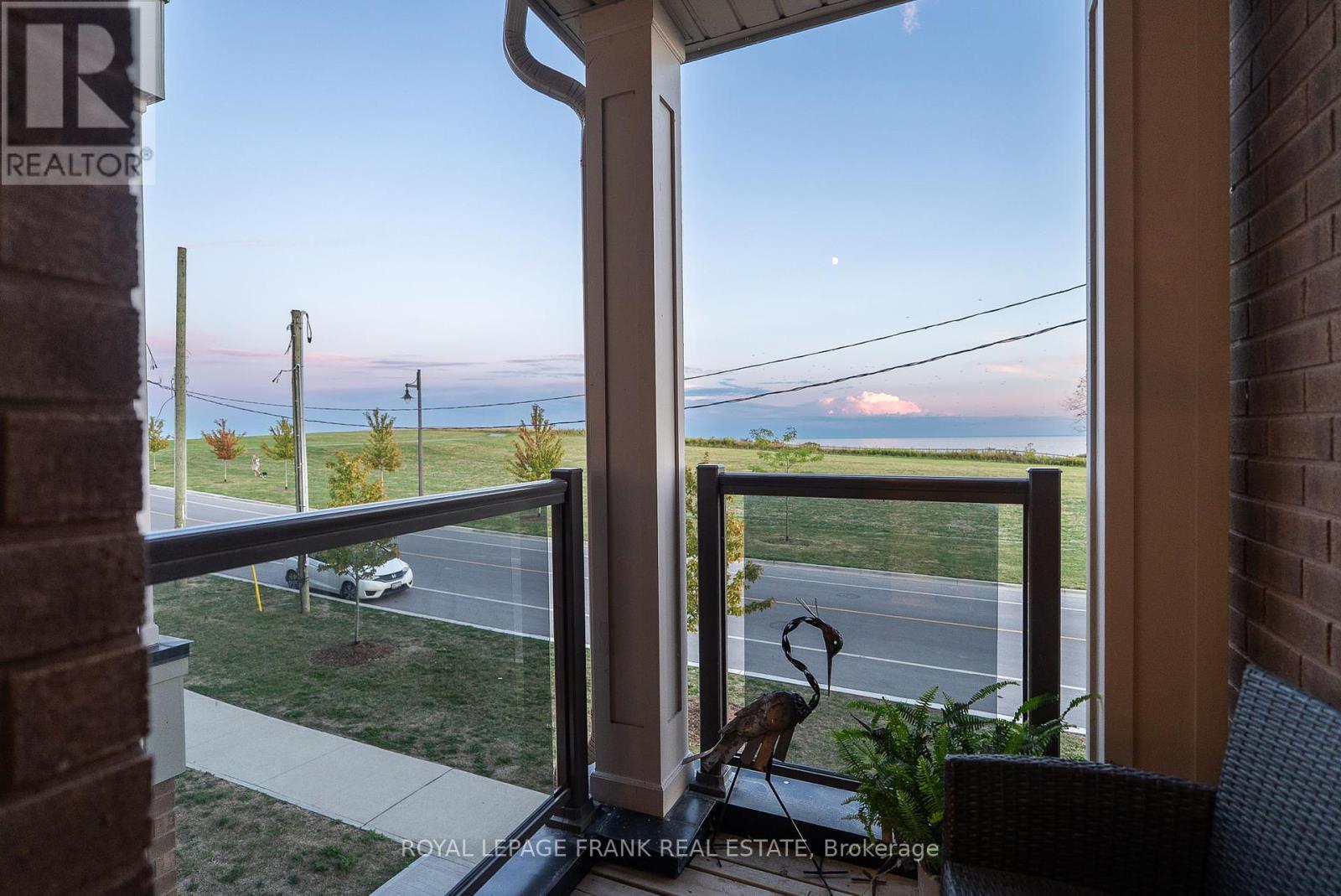 












17 - 647 PORT DARLINGTON ROAD

,
Clarington (Bowmanville),




Ontario
L1C7G2

