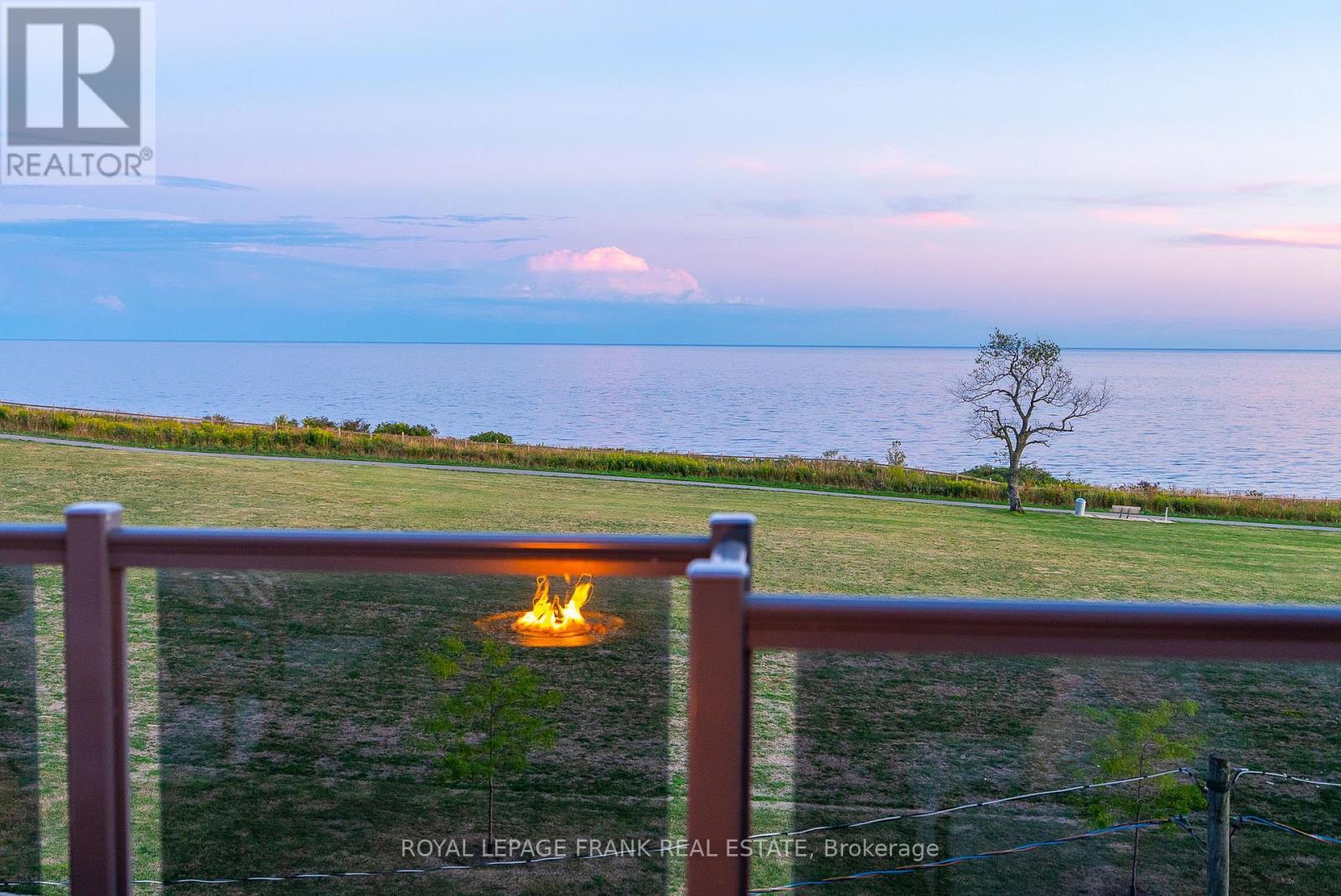 












17 - 647 PORT DARLINGTON ROAD

,
Clarington (Bowmanville),




Ontario
L1C7G2

