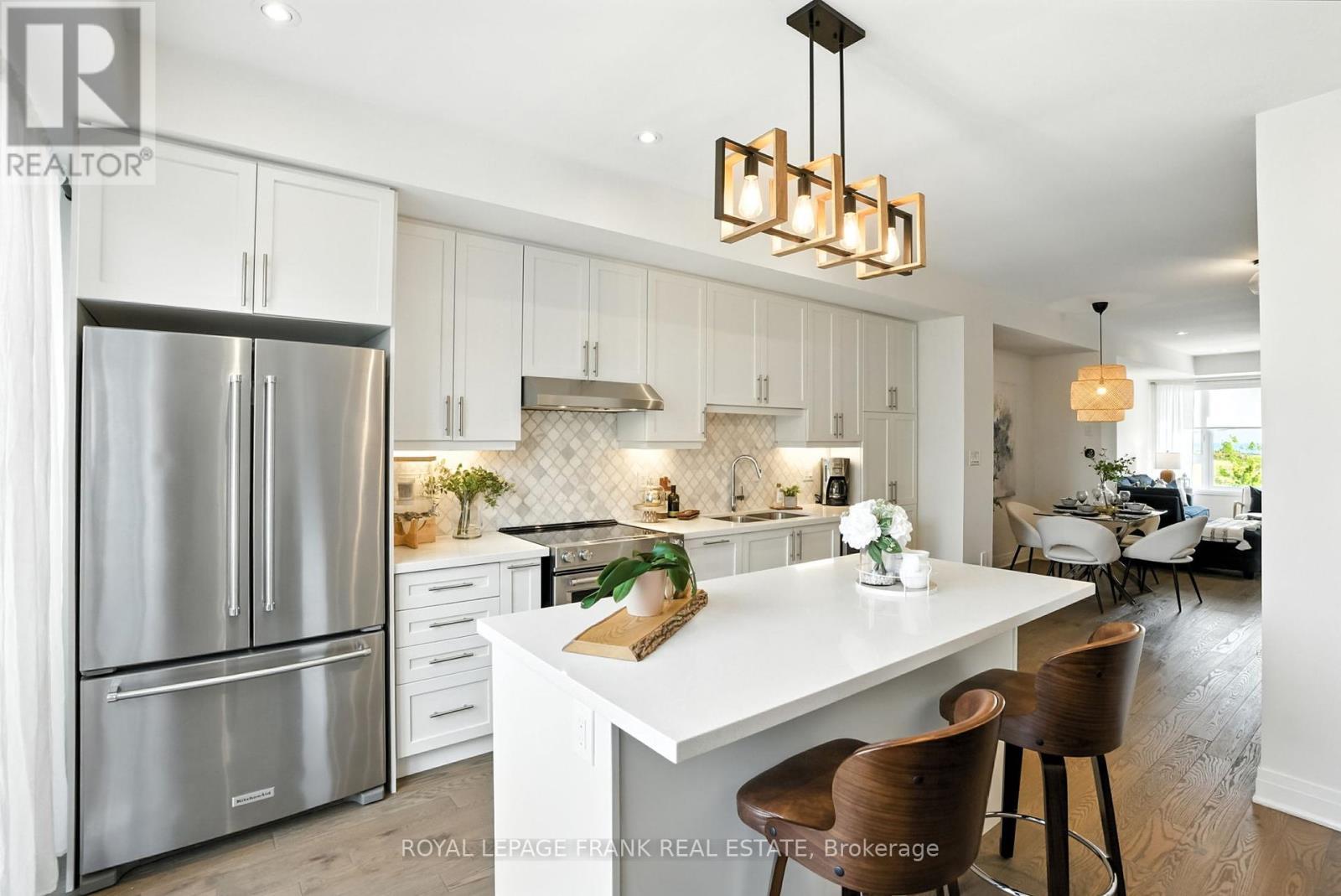 












17 - 647 PORT DARLINGTON ROAD

,
Clarington (Bowmanville),




Ontario
L1C7G2


