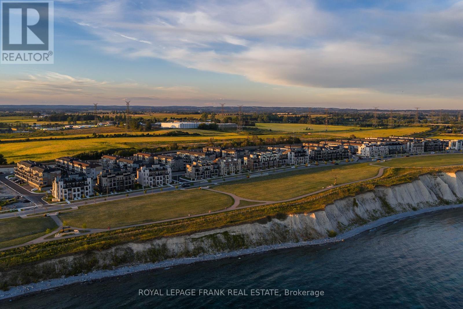 












17 - 647 PORT DARLINGTON ROAD

,
Clarington (Bowmanville),




Ontario
L1C7G2

