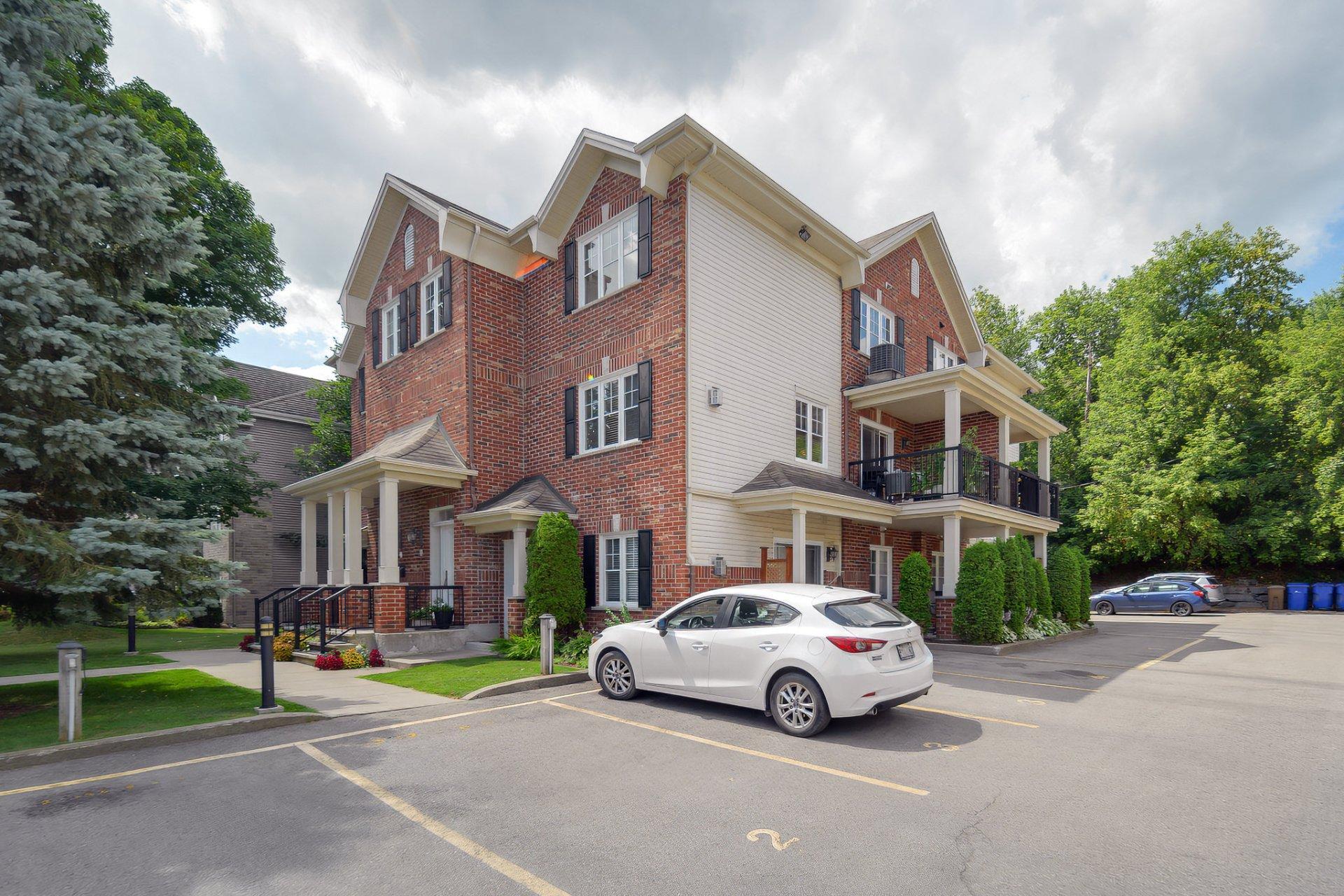 









1728


Rue du Tournesol

, 3,
Saint-Lazare,




QC
J7T3K6

