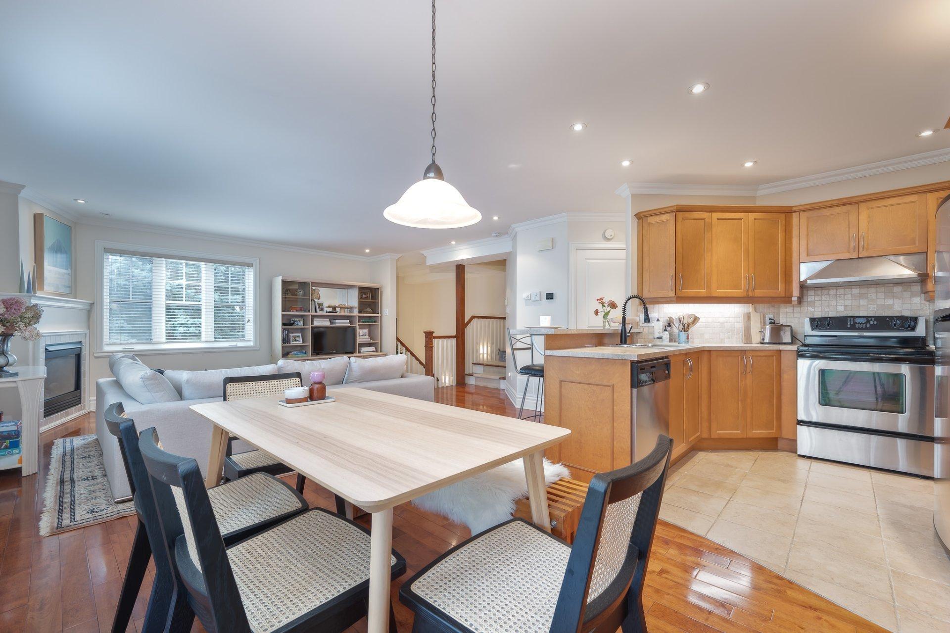 









1728


Rue du Tournesol

, 3,
Saint-Lazare,




QC
J7T3K6

