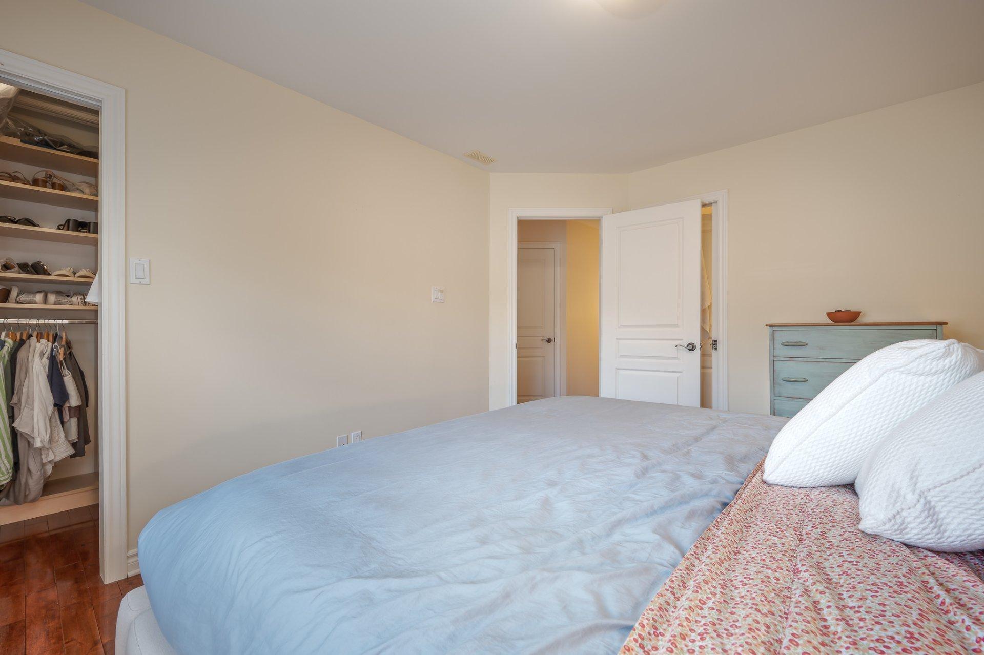 









1728


Rue du Tournesol

, 3,
Saint-Lazare,




QC
J7T3K6

