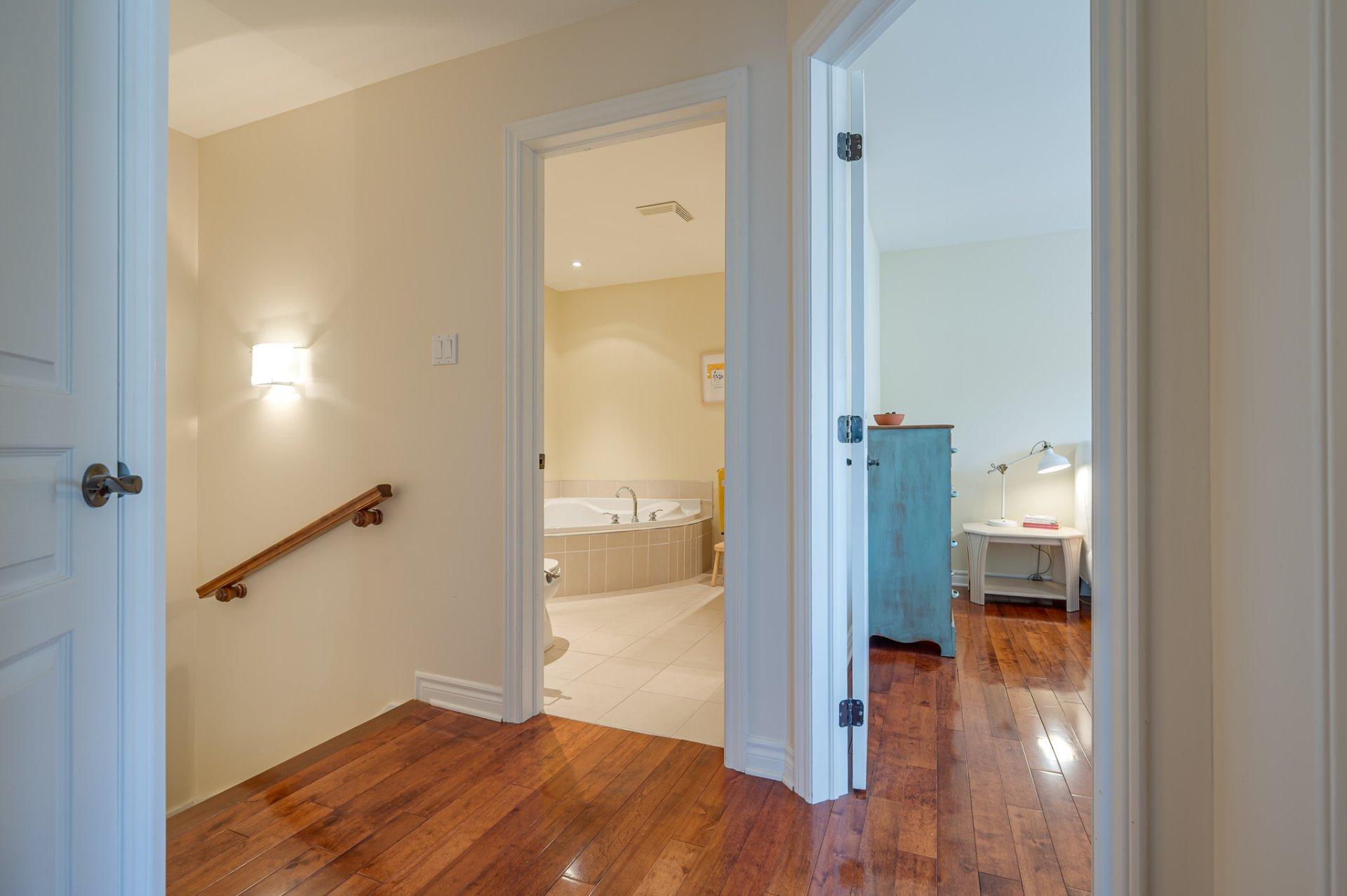 









1728


Rue du Tournesol

, 3,
Saint-Lazare,




QC
J7T3K6

