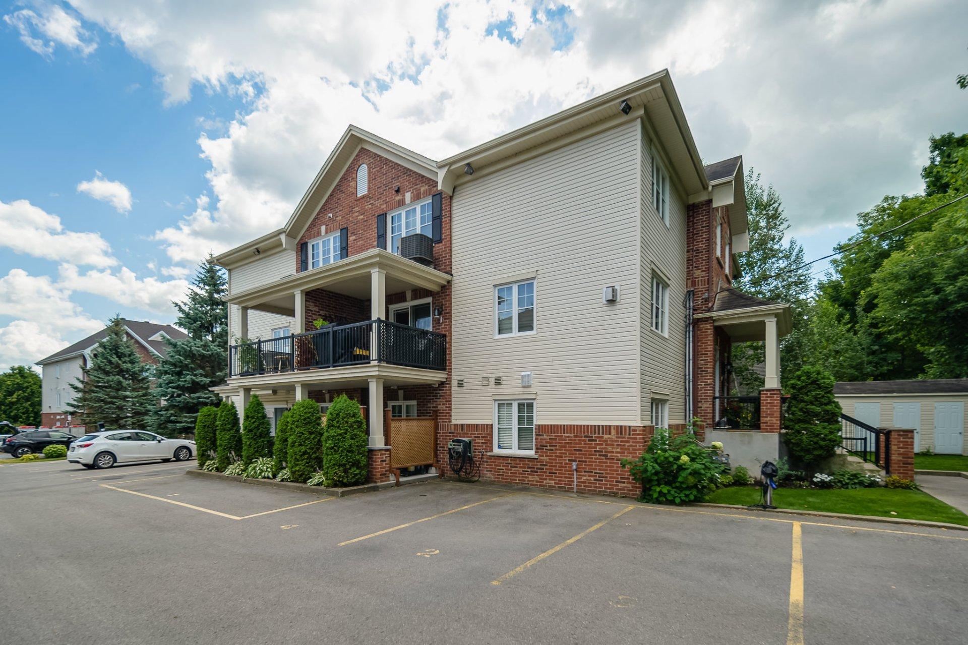 









1728


Rue du Tournesol

, 3,
Saint-Lazare,




QC
J7T3K6

