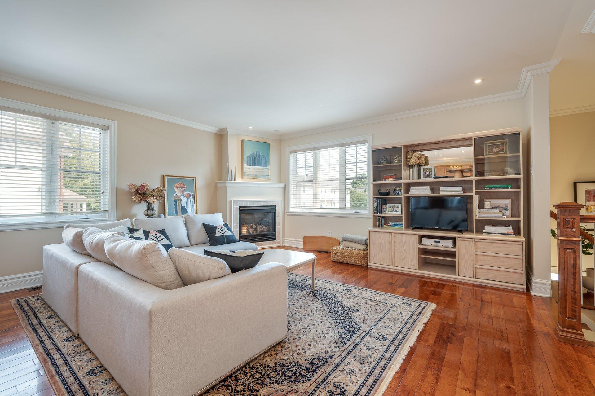 









1728


Rue du Tournesol

, 3,
Saint-Lazare,




QC
J7T3K6

