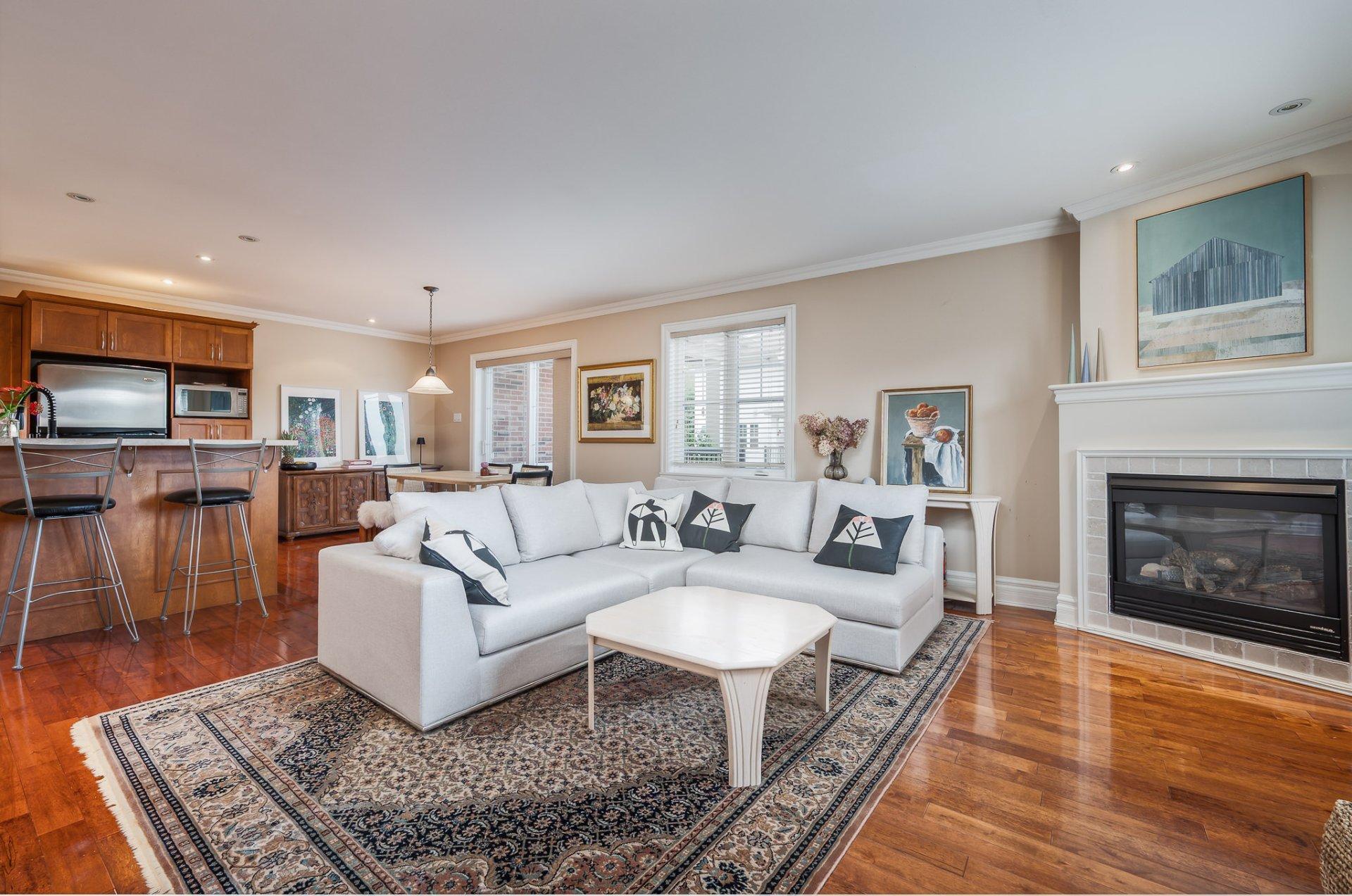 









1728


Rue du Tournesol

, 3,
Saint-Lazare,




QC
J7T3K6

