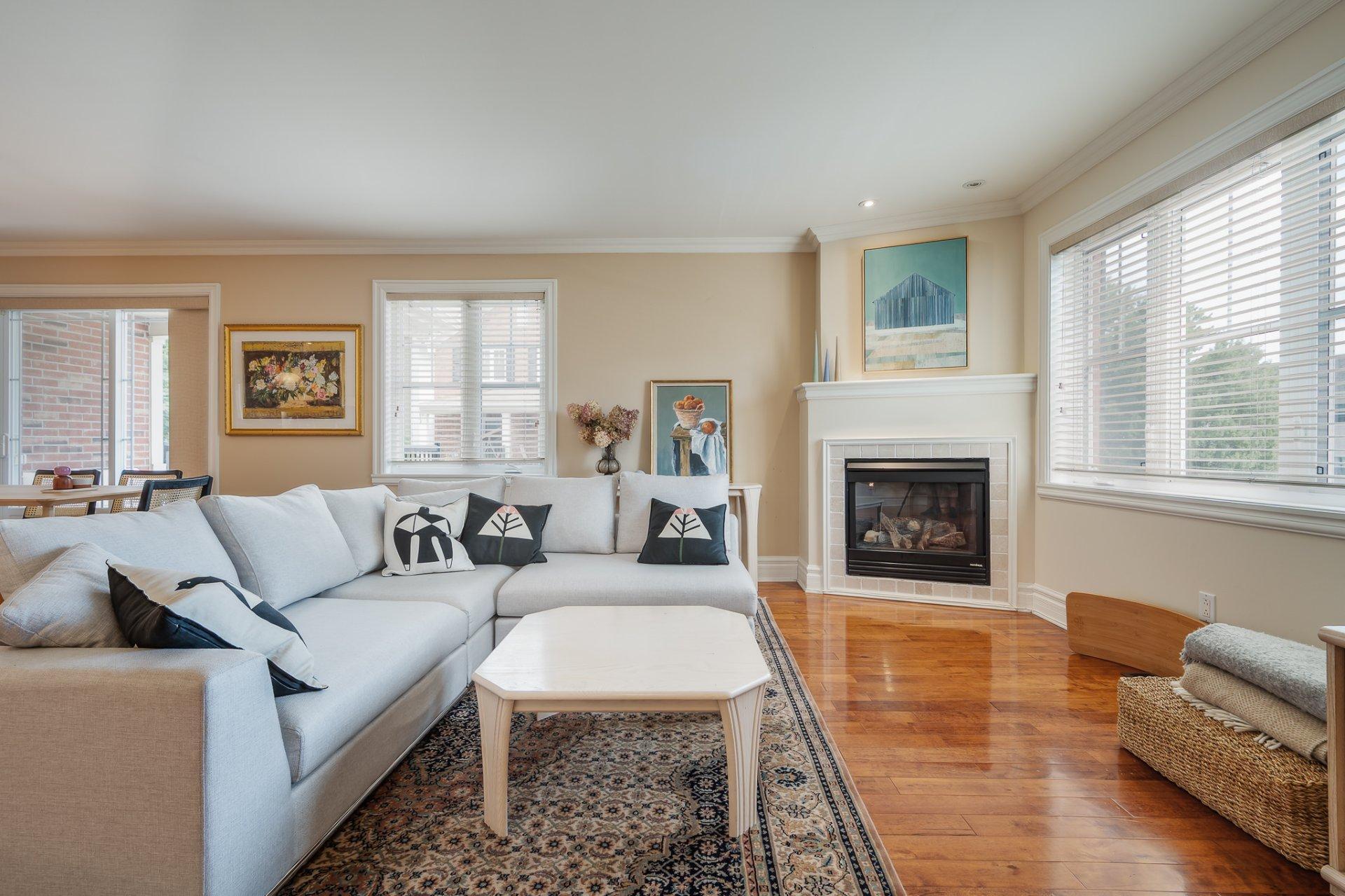 









1728


Rue du Tournesol

, 3,
Saint-Lazare,




QC
J7T3K6

