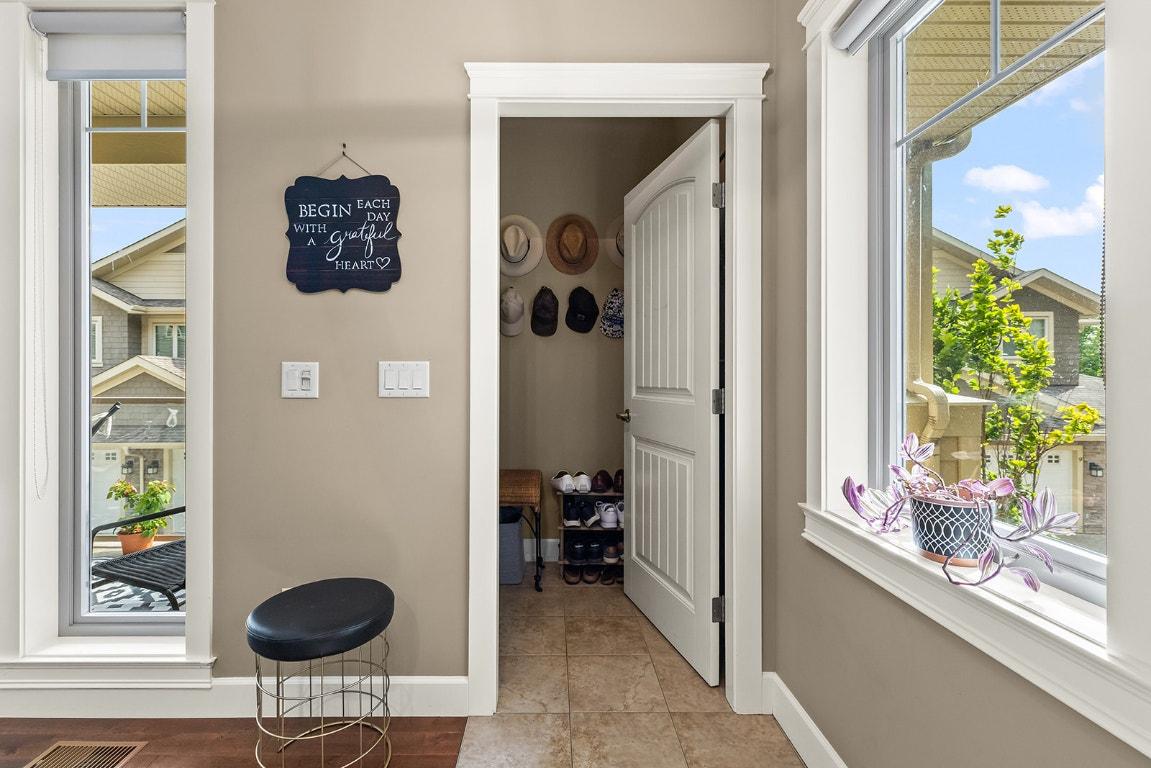 









2283


Shannon Heights

Court, 6,
West Kelowna,




BC
V4T 3B9

