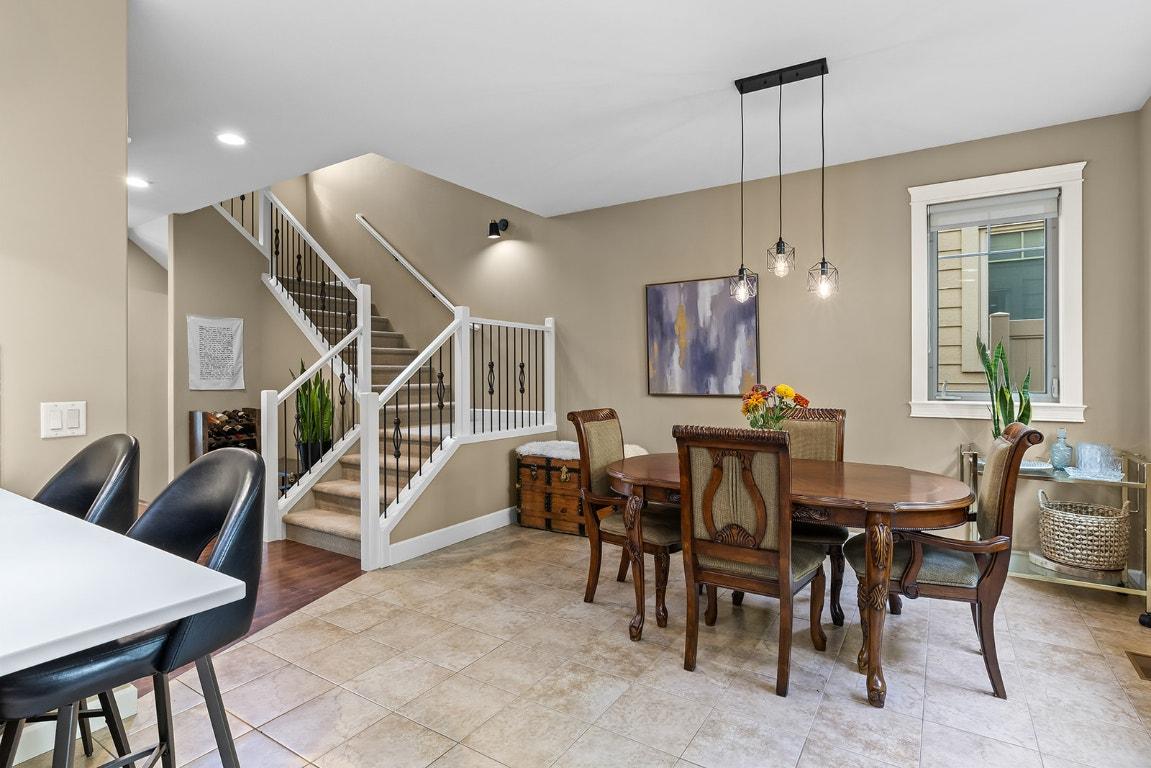 









2283


Shannon Heights

Court, 6,
West Kelowna,




BC
V4T 3B9

