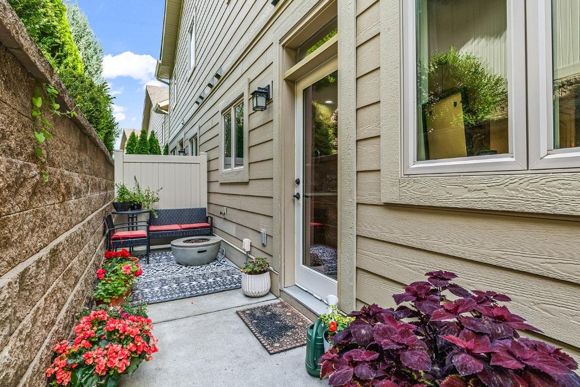









2283


Shannon Heights

Court, 6,
West Kelowna,




BC
V4T 3B9


