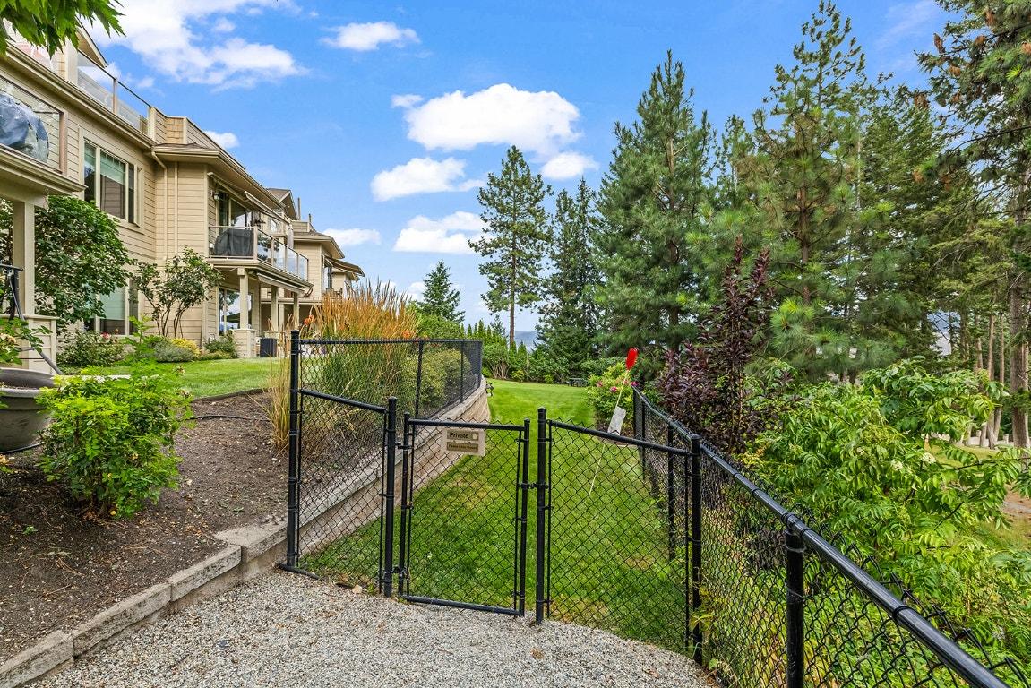 









2283


Shannon Heights

Court, 6,
West Kelowna,




BC
V4T 3B9

