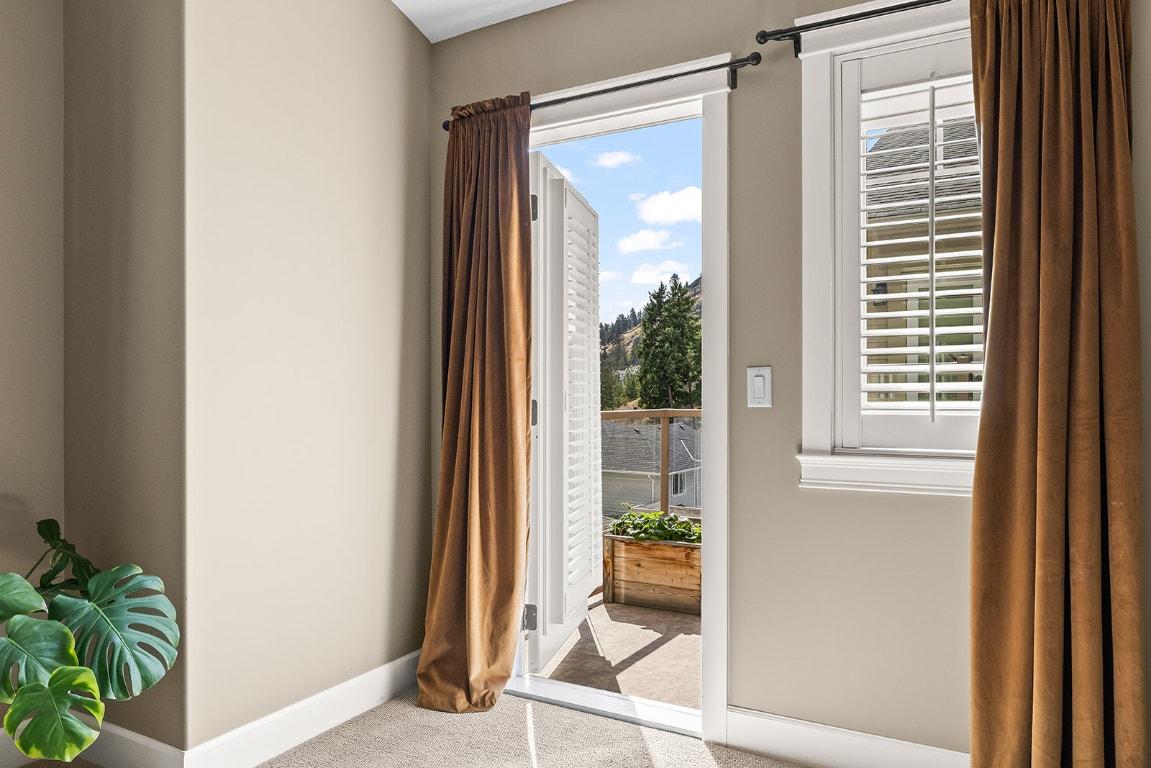 









2283


Shannon Heights

Court, 6,
West Kelowna,




BC
V4T 3B9

