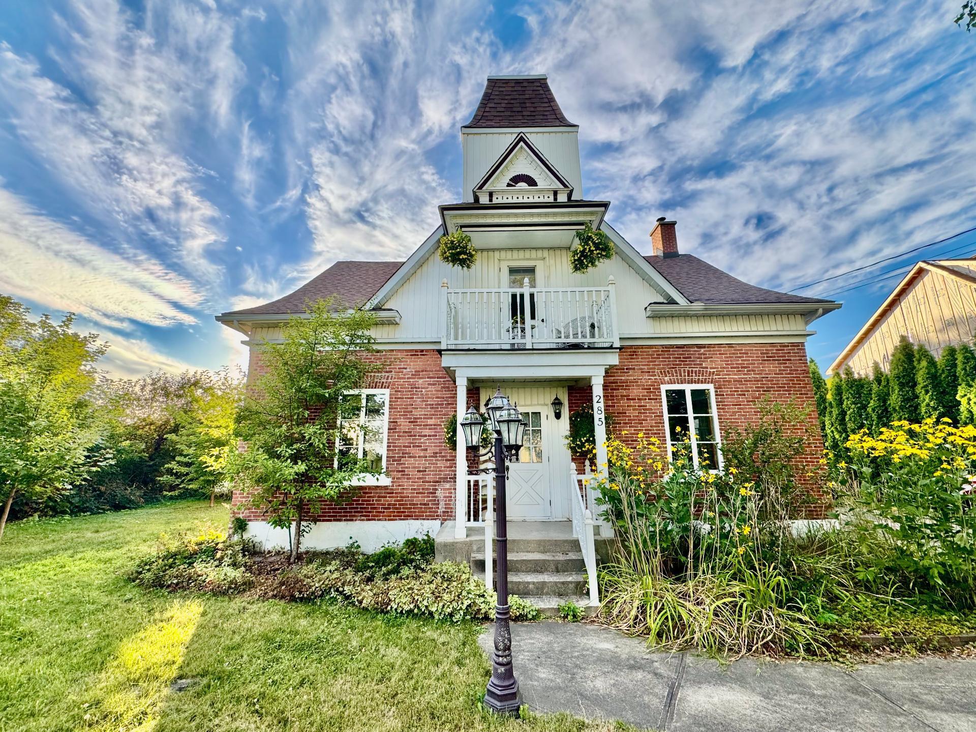 









285


Rue Notre-Dame

,
L'Épiphanie,




QC
J5X2W9


