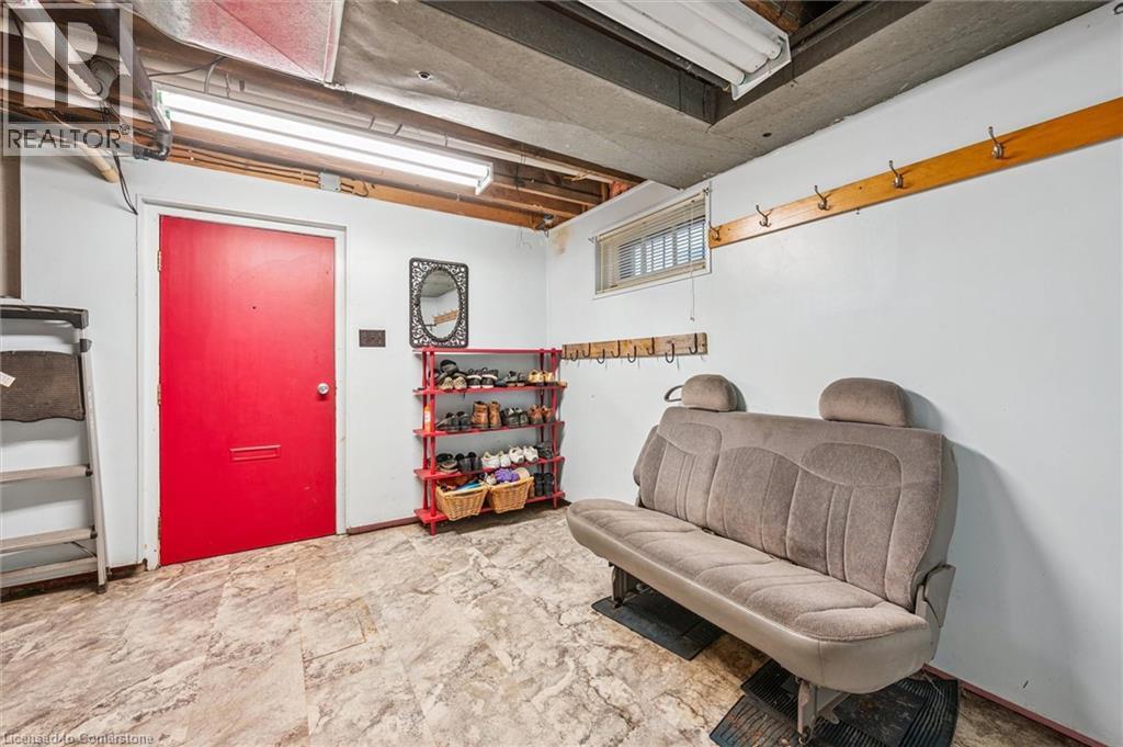 












24 PEEL Street

,
West Montrose,




Ontario
N0B2V0

