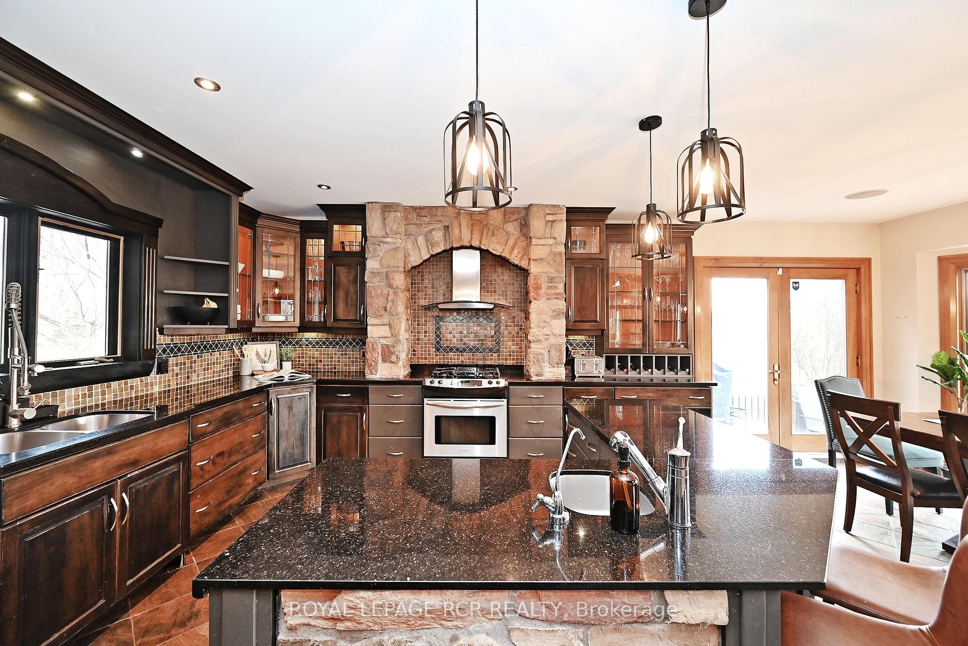 









3327


9

Line,
Bradford West Gwillimbury,




ON
L3Z 3S4

