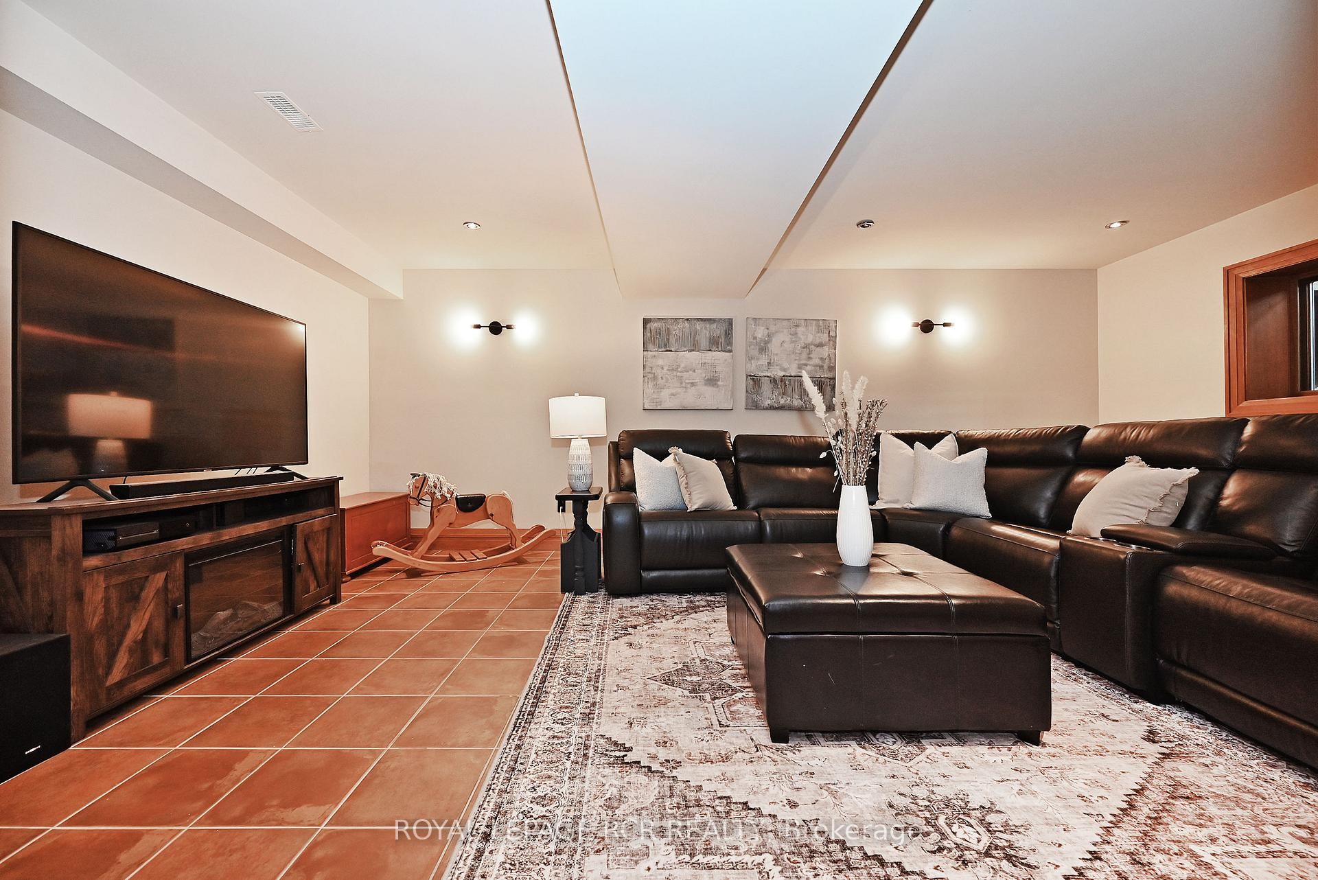 









3327


9

Line,
Bradford West Gwillimbury,




ON
L3Z 3S4

