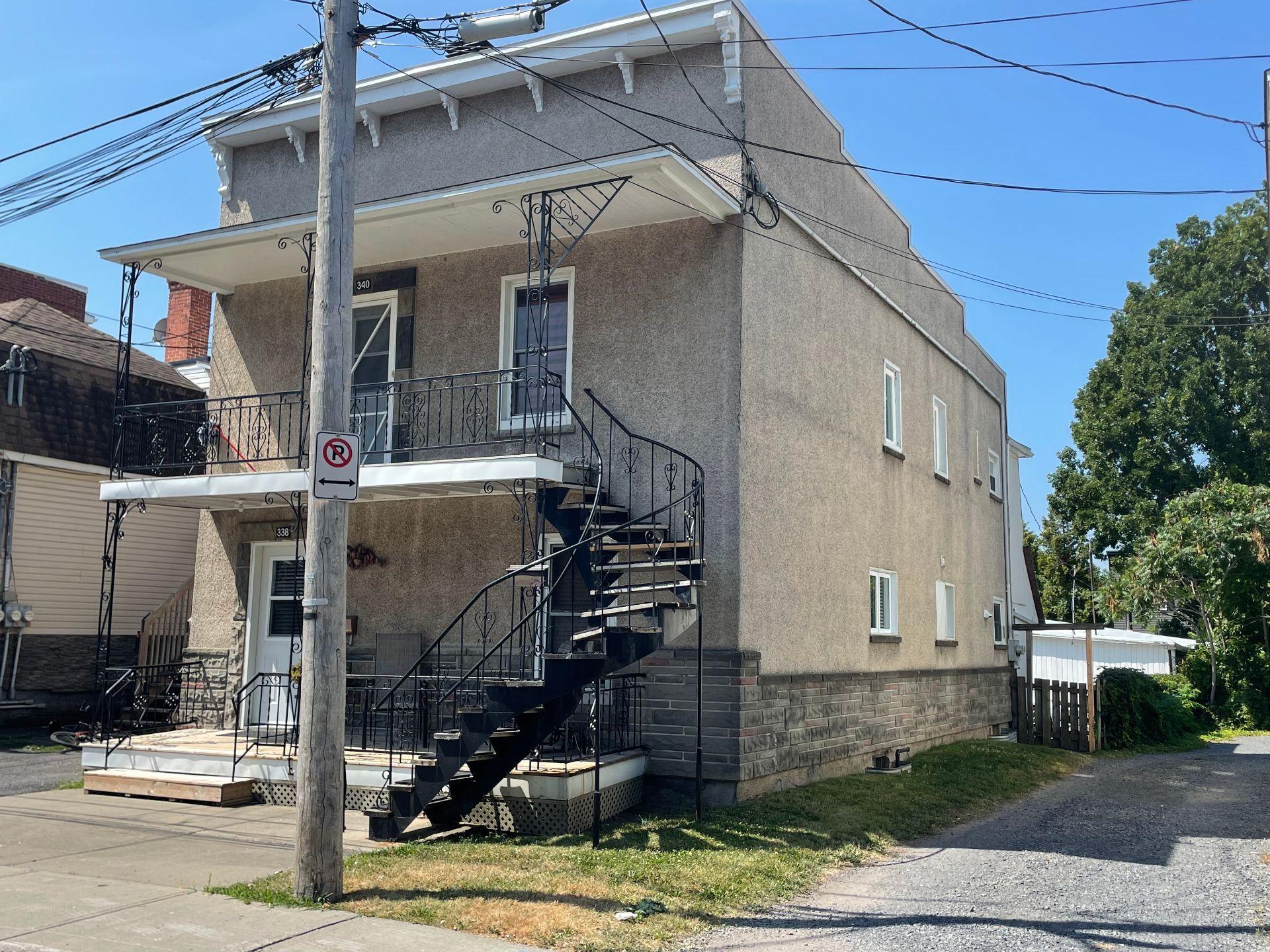 









338

 - 340


Rue Laurier

,
Saint-Jean-sur-Richelieu,




QC
J3B6L3

