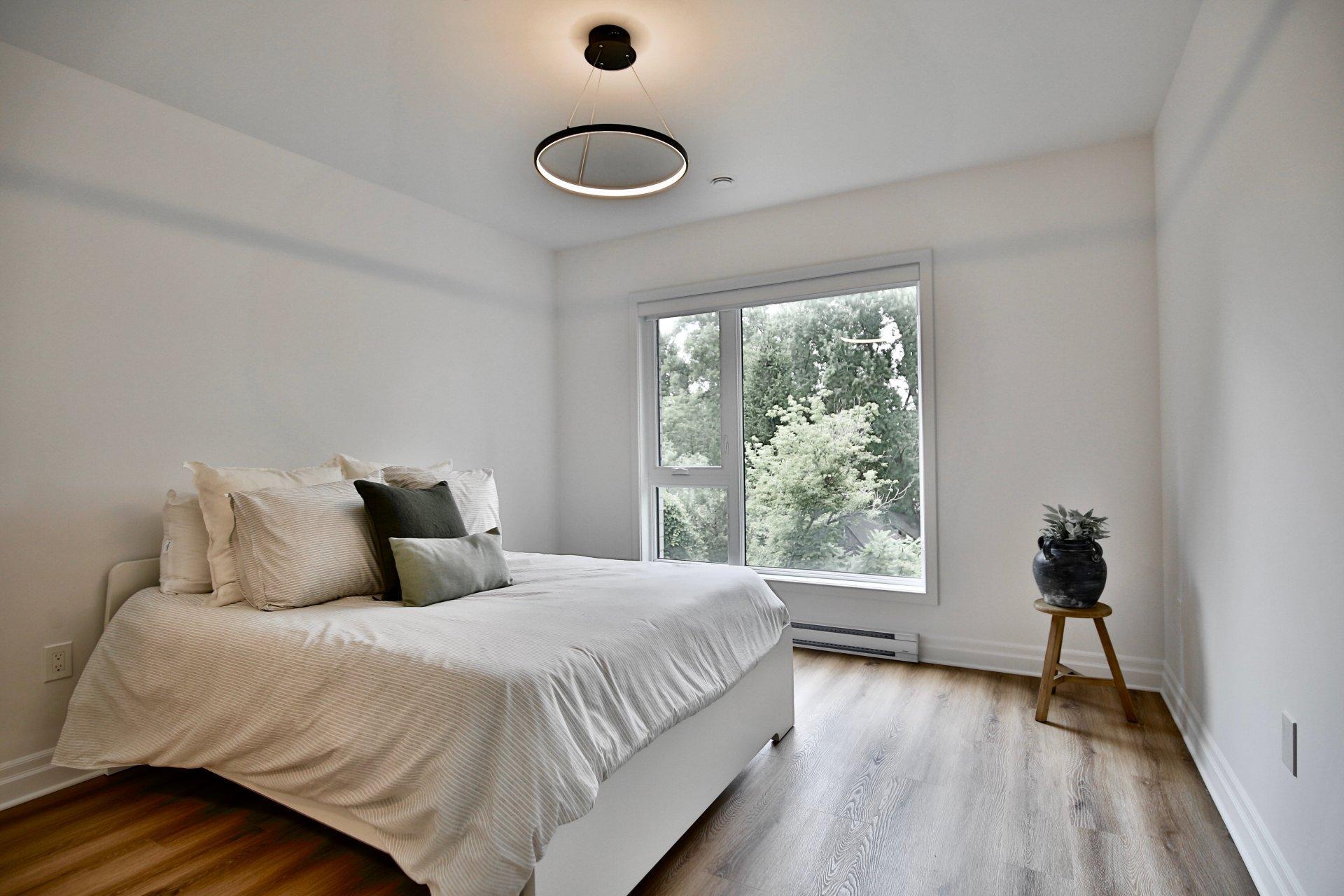 









2100


Rue Benoit

, 102,
Saint-Bruno-de-Montarville,




QC
J3V6N5

